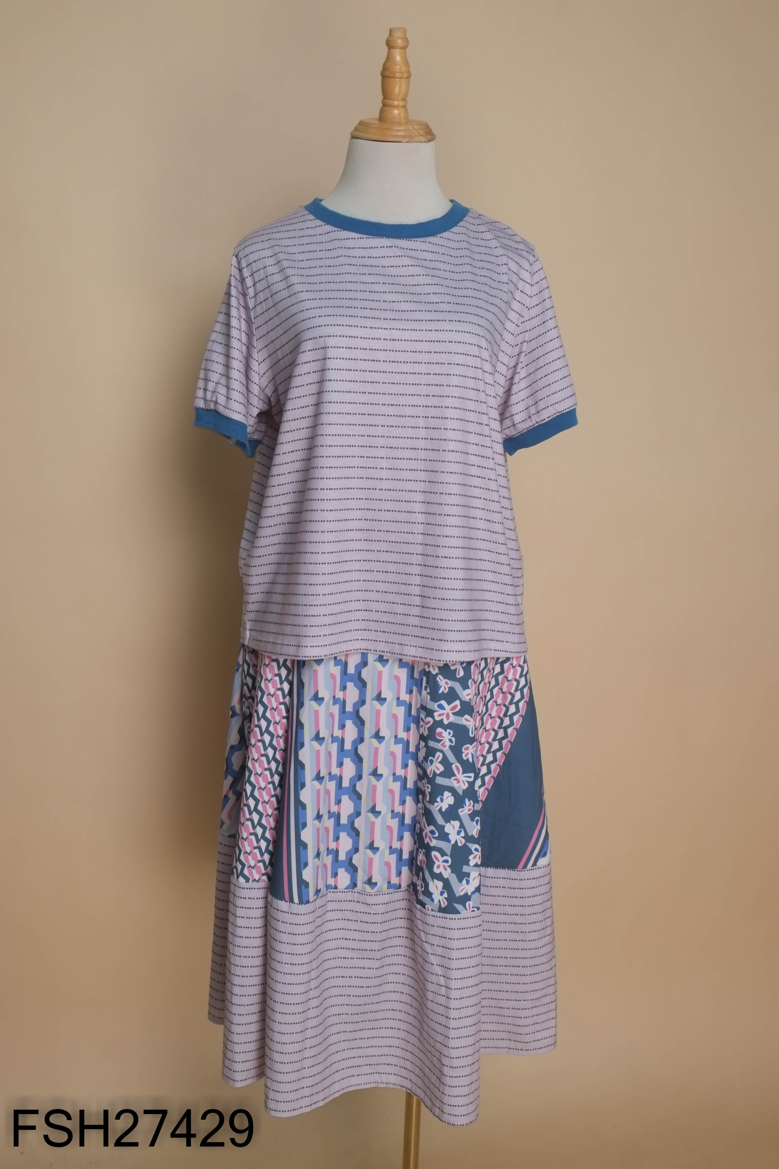 Set áo + chân váy xám họa tiết