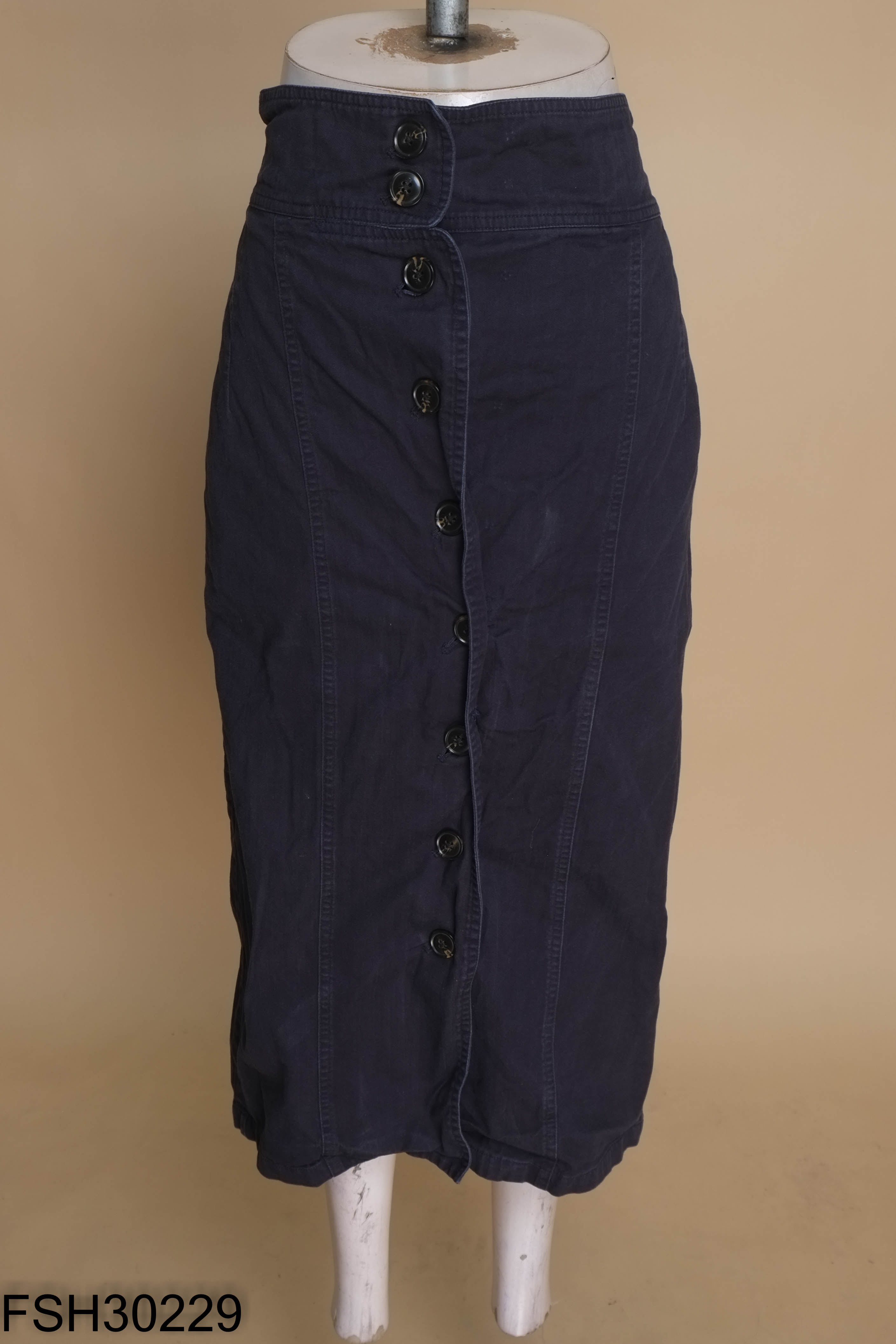 Chân váy jeans xanh than phối cúc