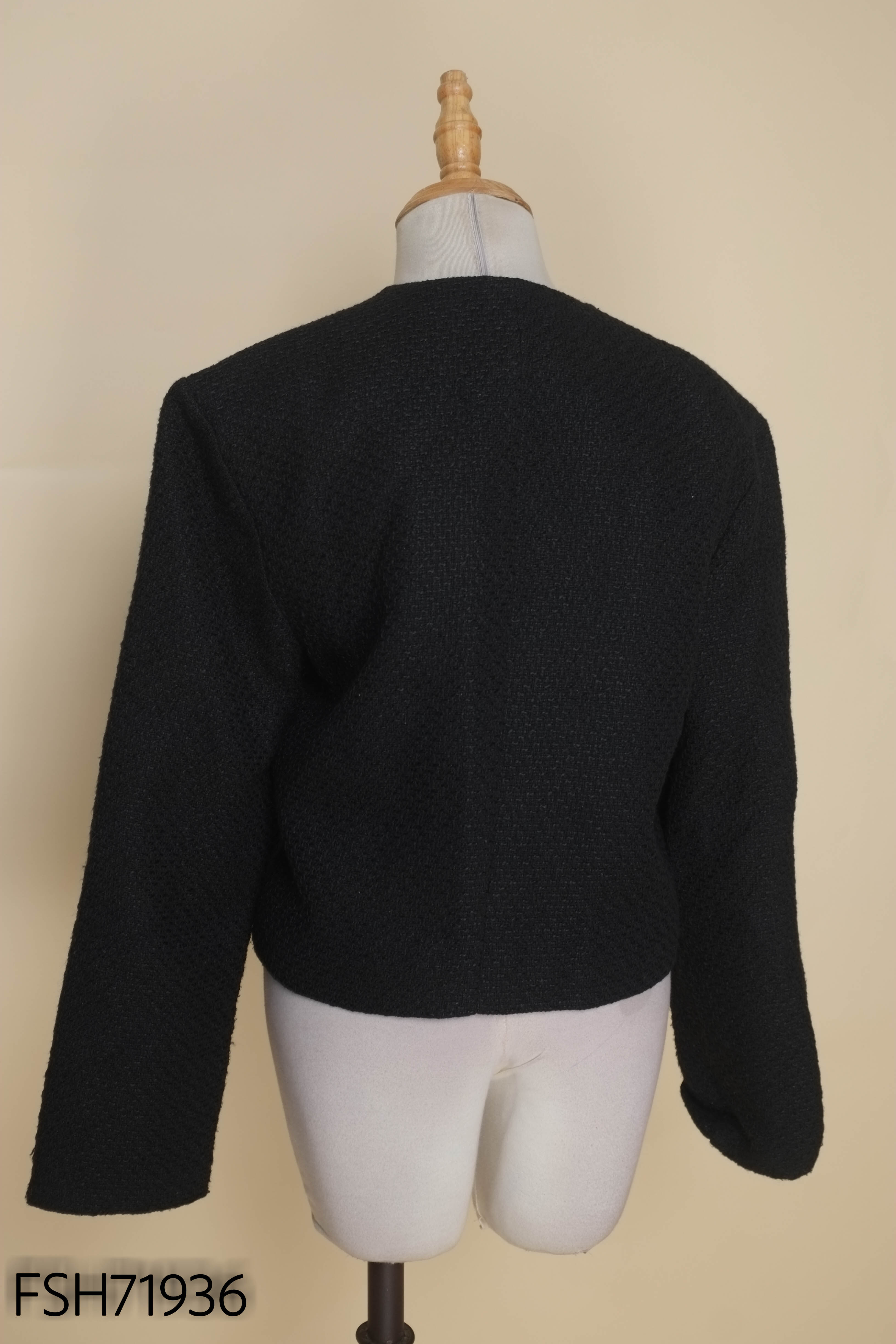 Áo khoác dạ tweed đen BEBE cúc tim