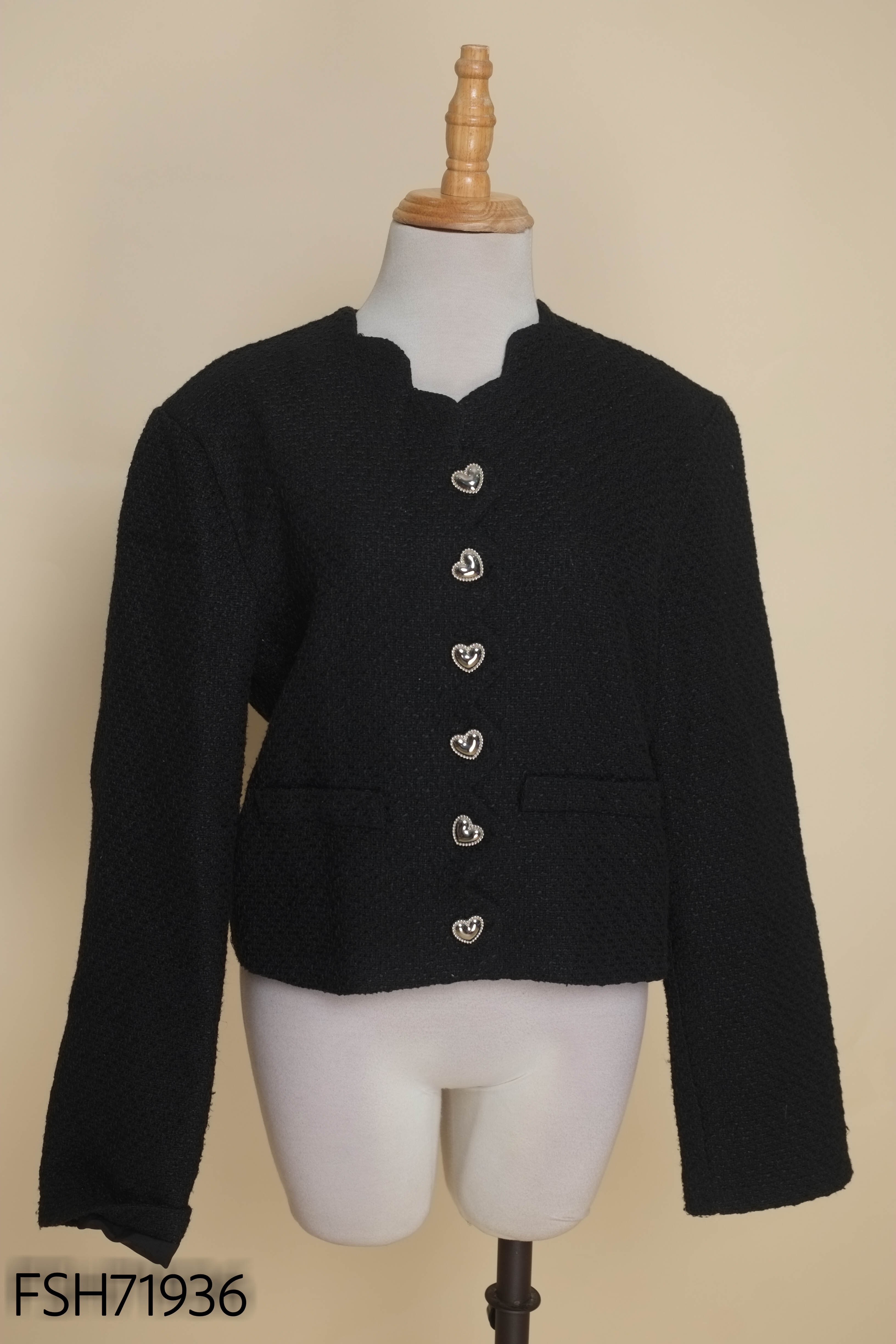 Áo khoác dạ tweed đen BEBE cúc tim