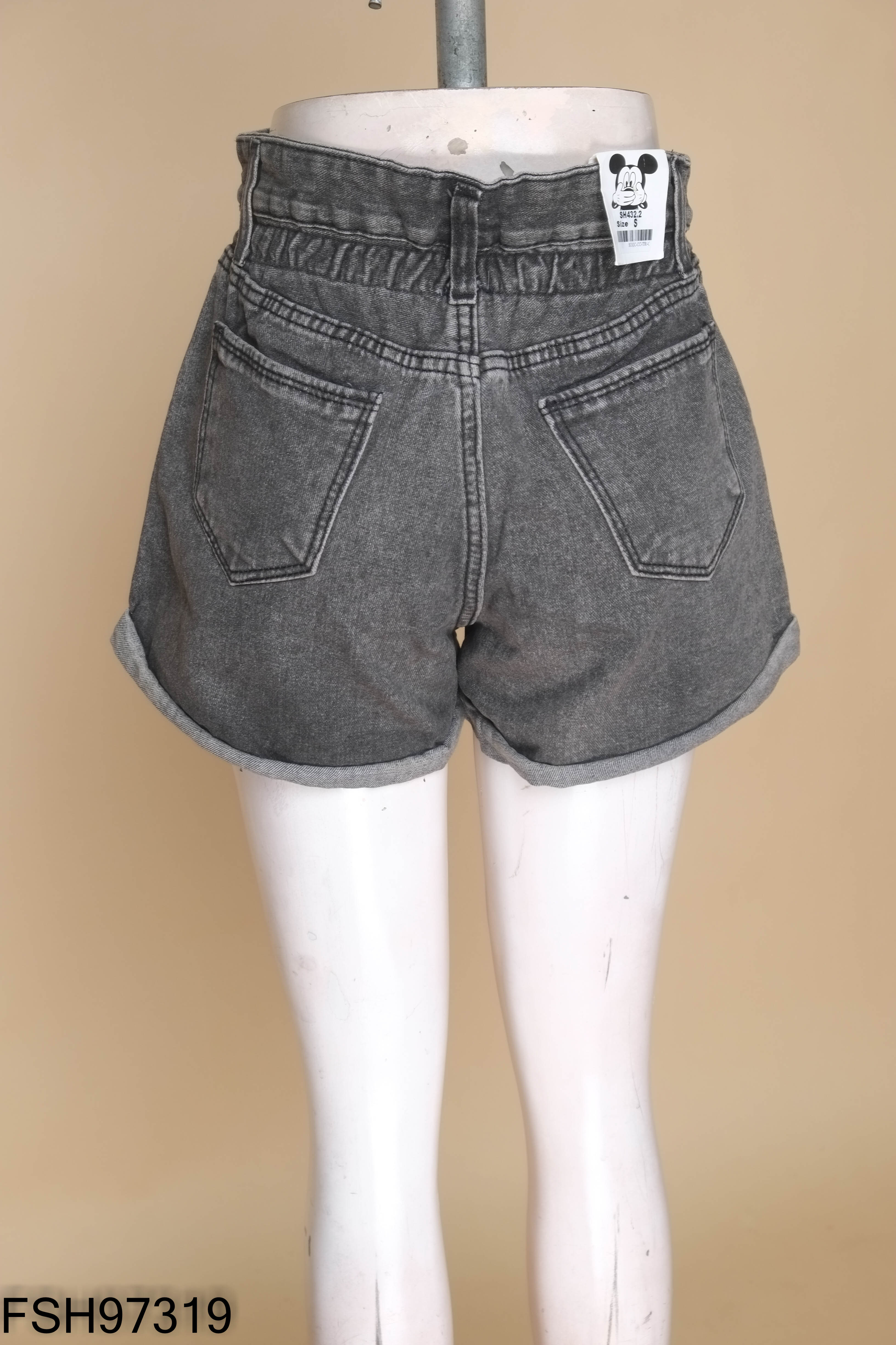 NEWTAG quần shorts jeans đen