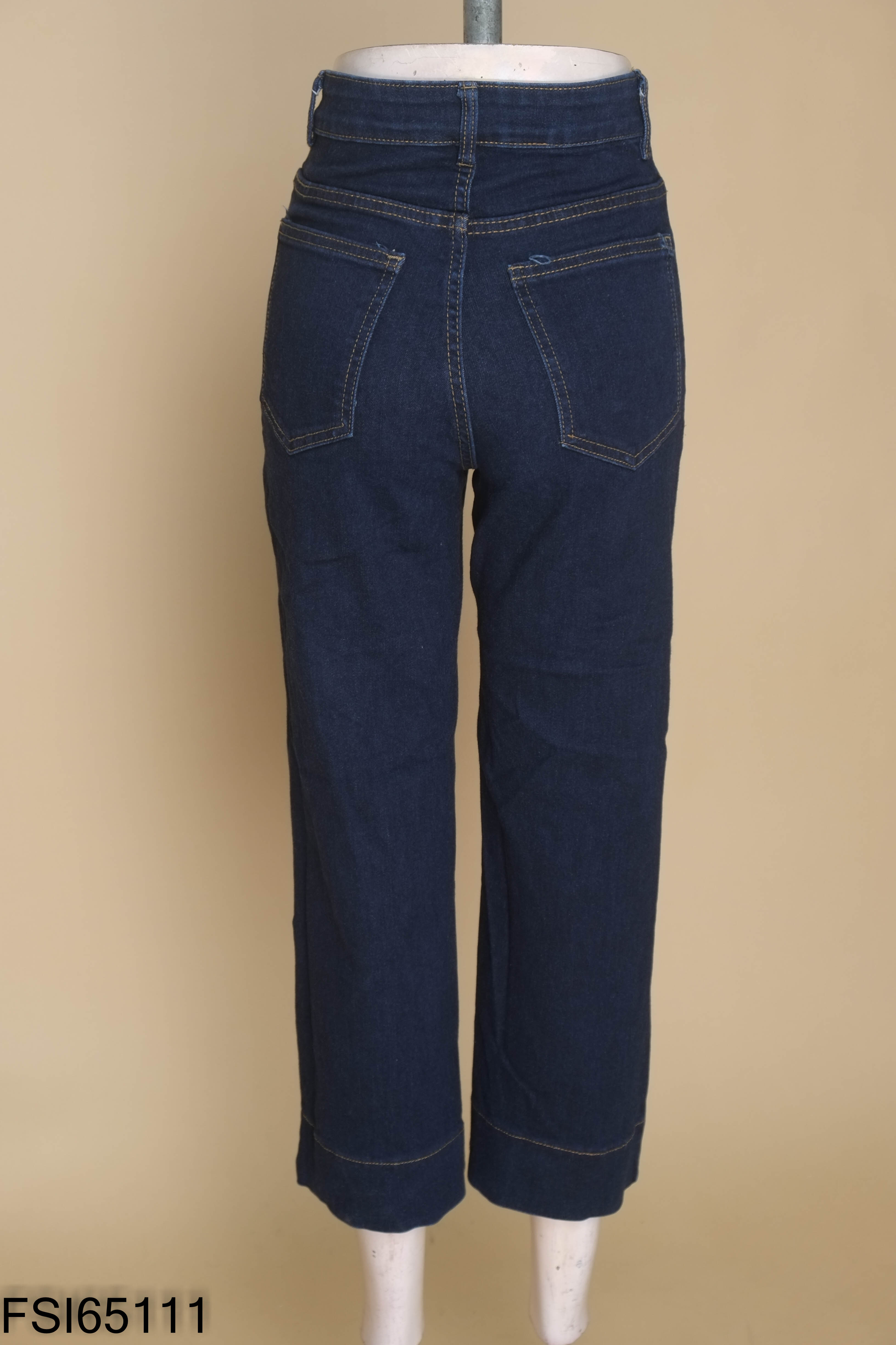 Quần jeans xanh đậm trơn suông