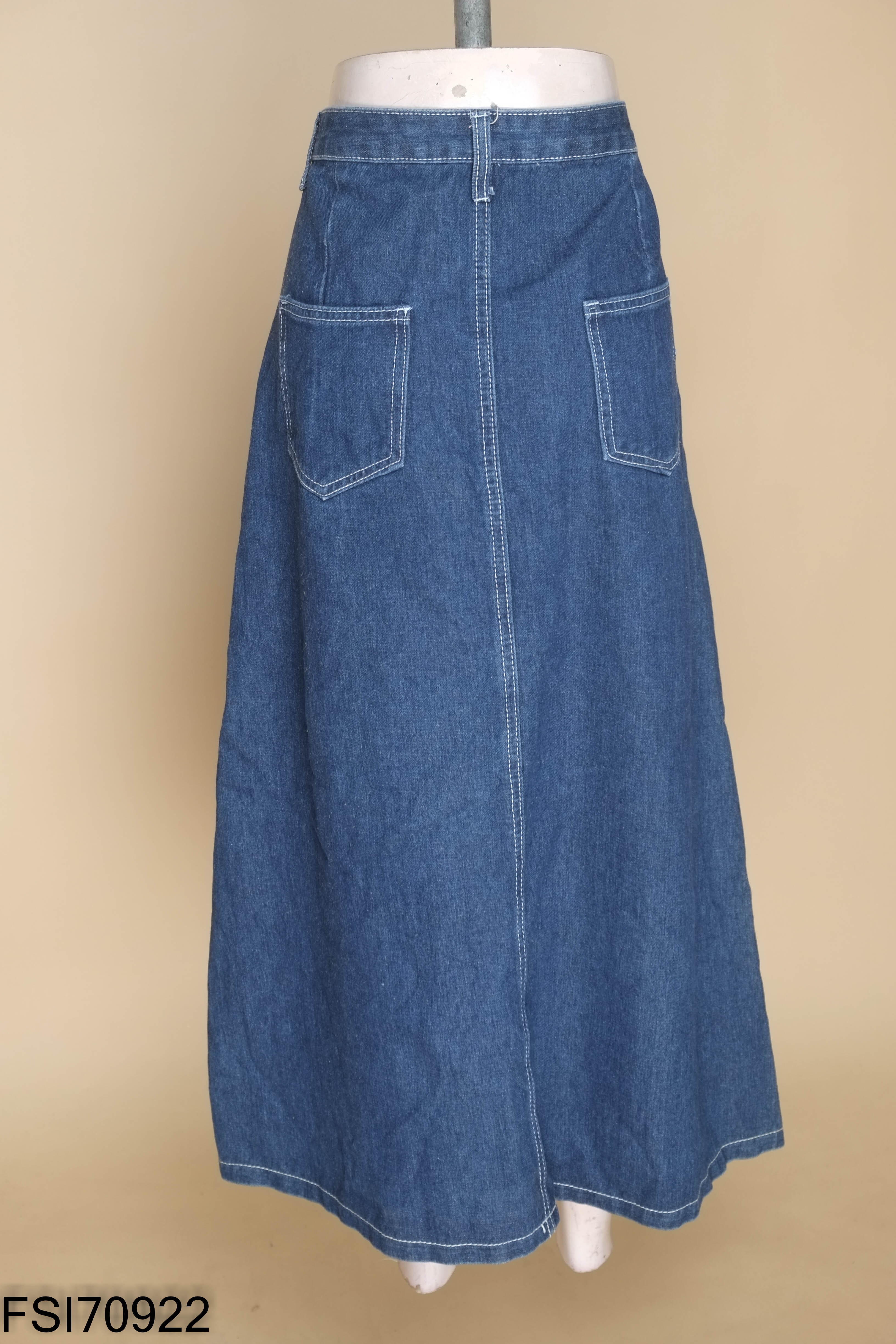 Chân váy jeans xanh chỉ trắng