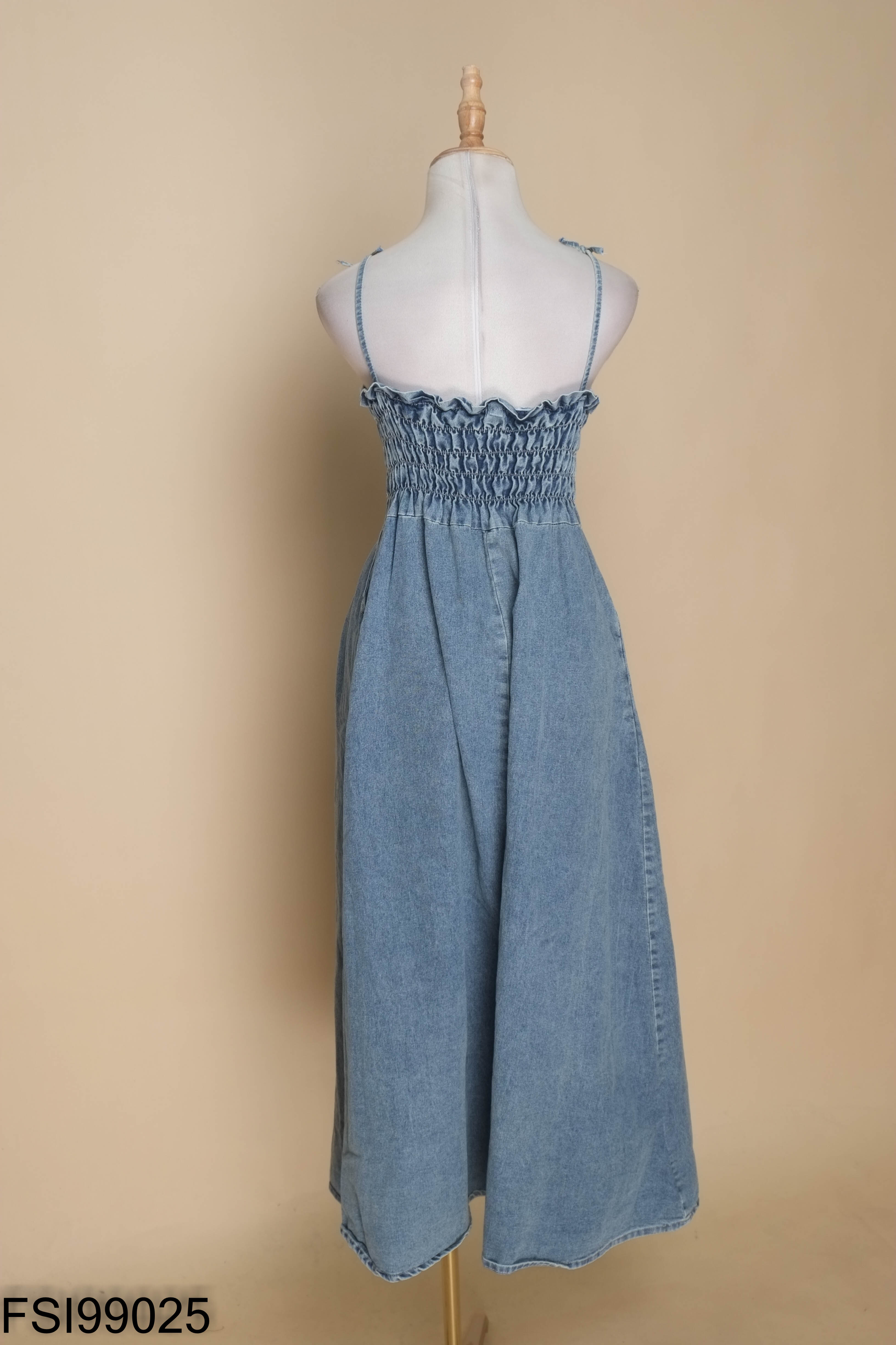 Váy jeans xanh hai dây