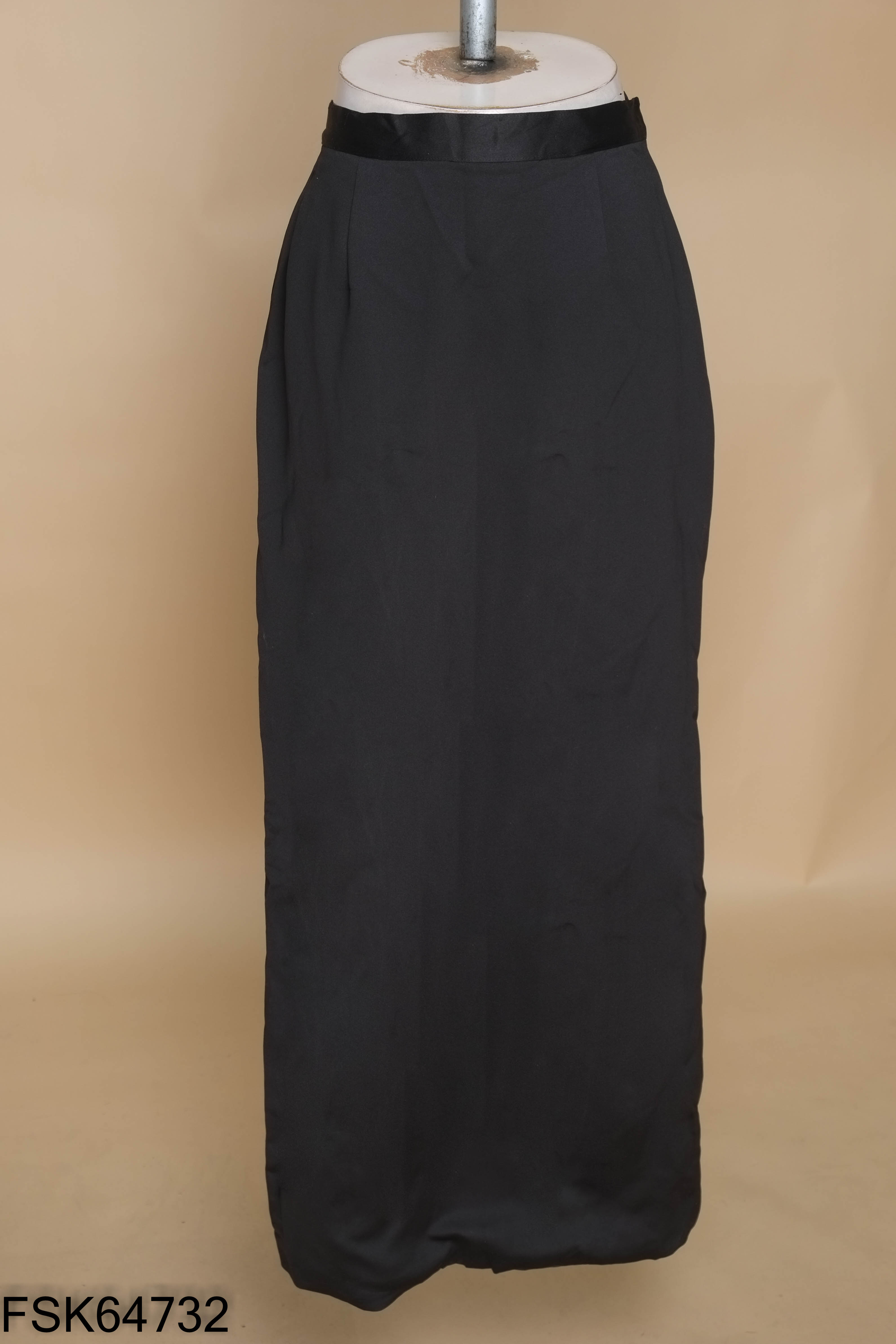 Chân váy BLACKTIE đen xẻ tà