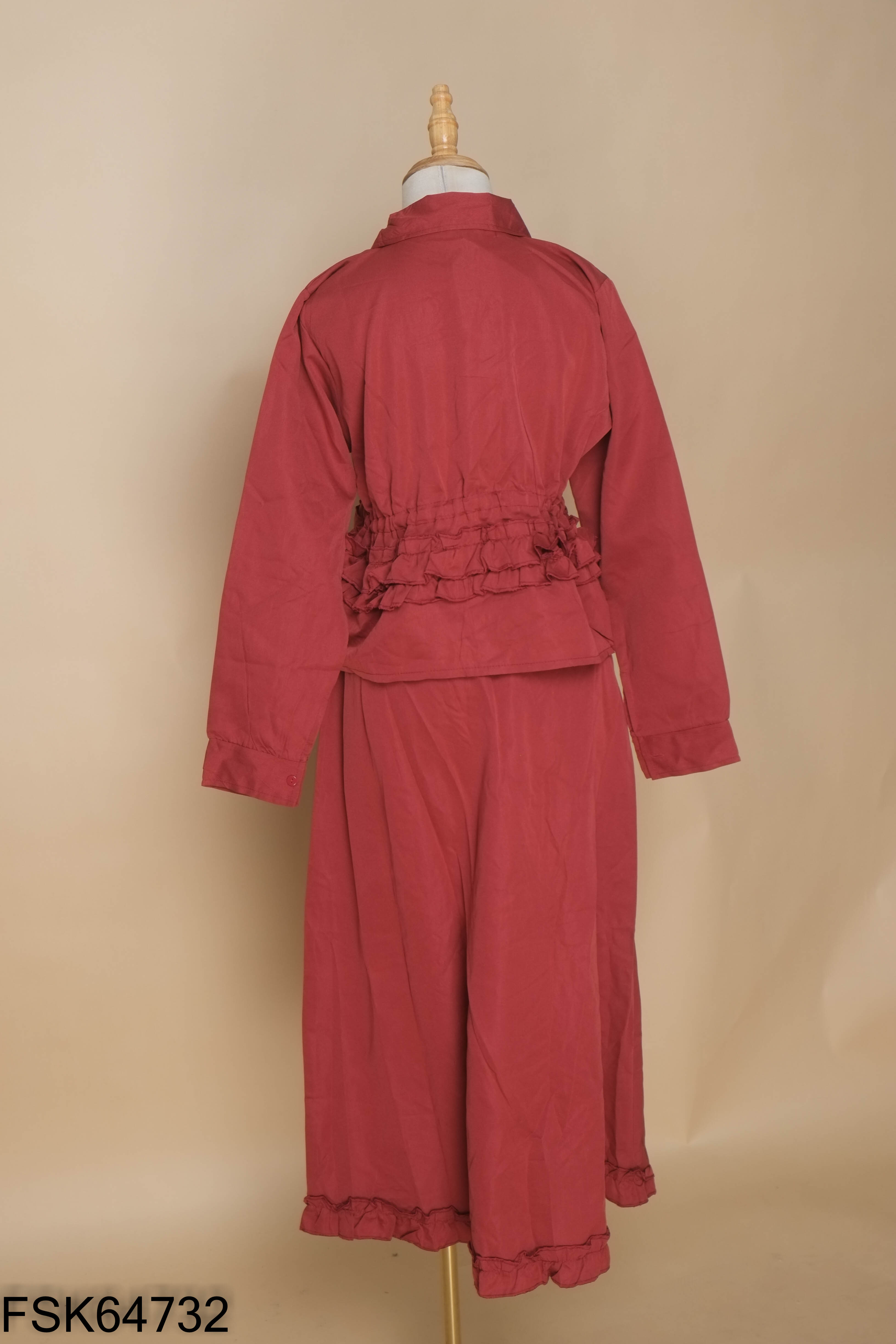 Set áo sơ mi đỏ + chân váy