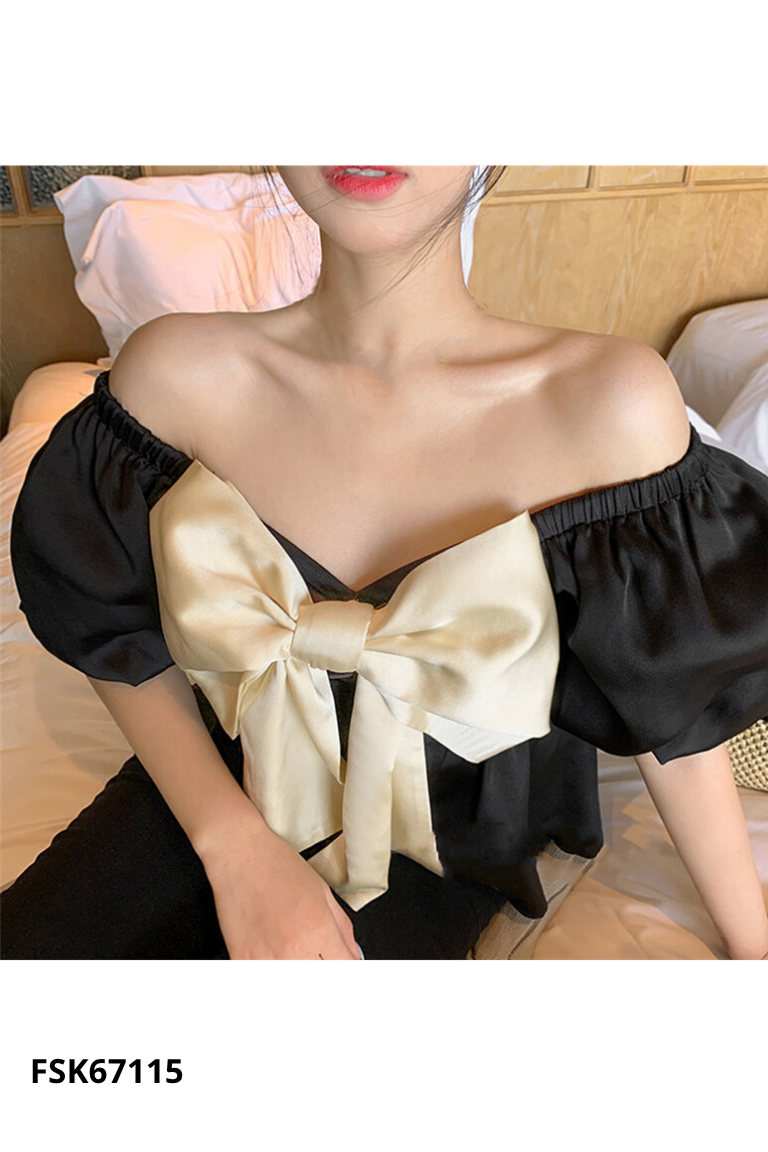 Áo đen phối be