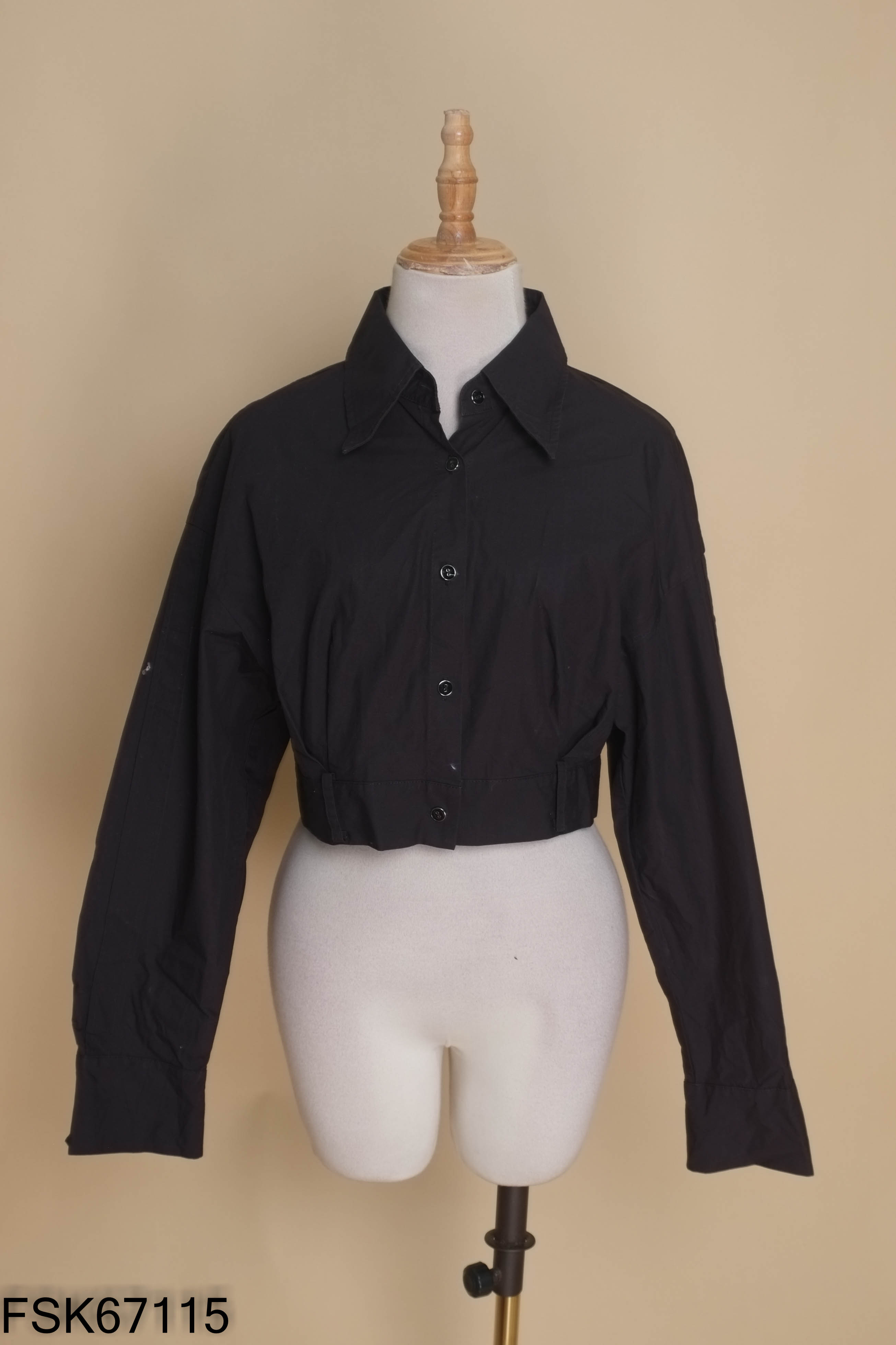 Áo sơ mi đen ARIOSE croptop