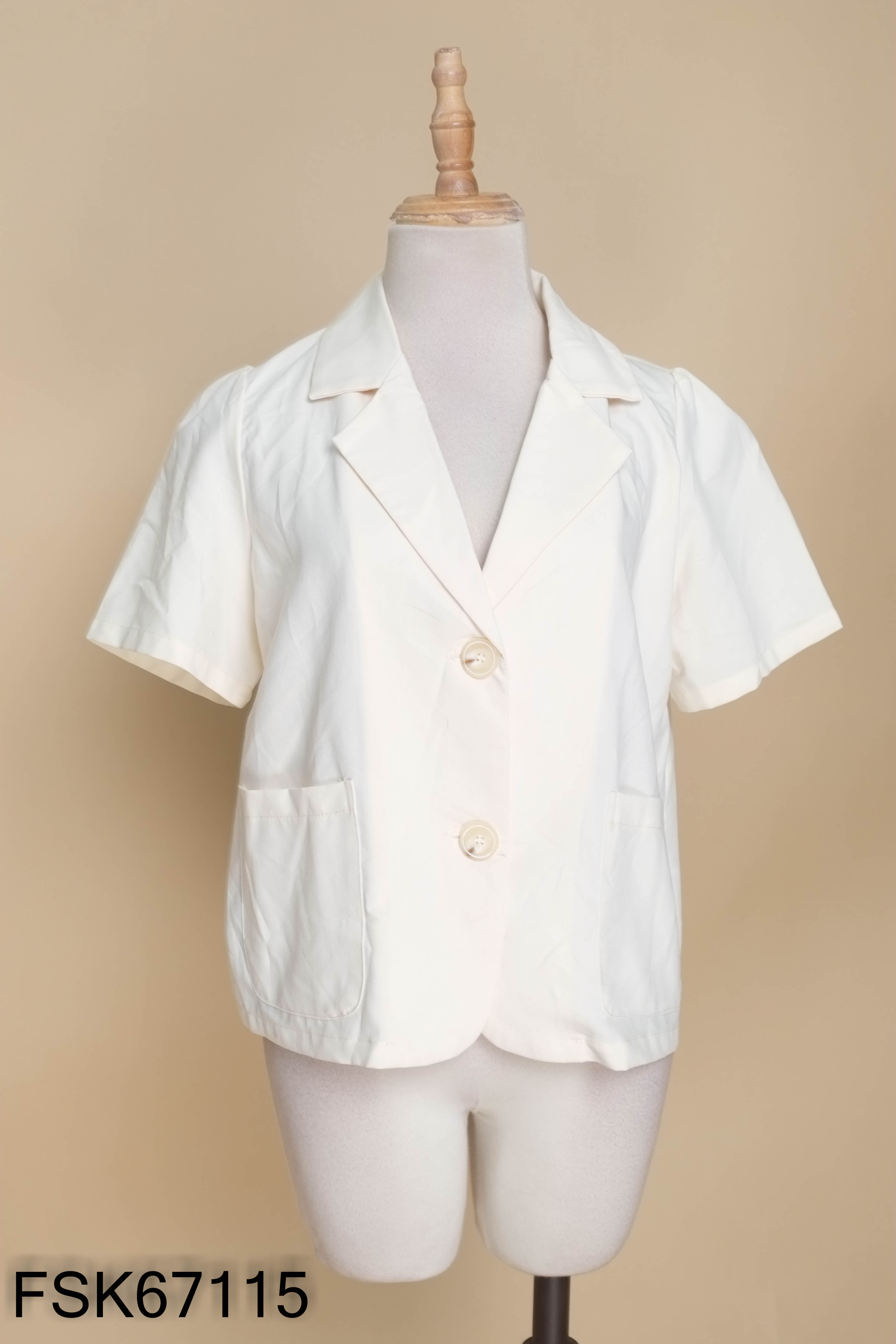 Áo blazers kem trơn cộc tay
