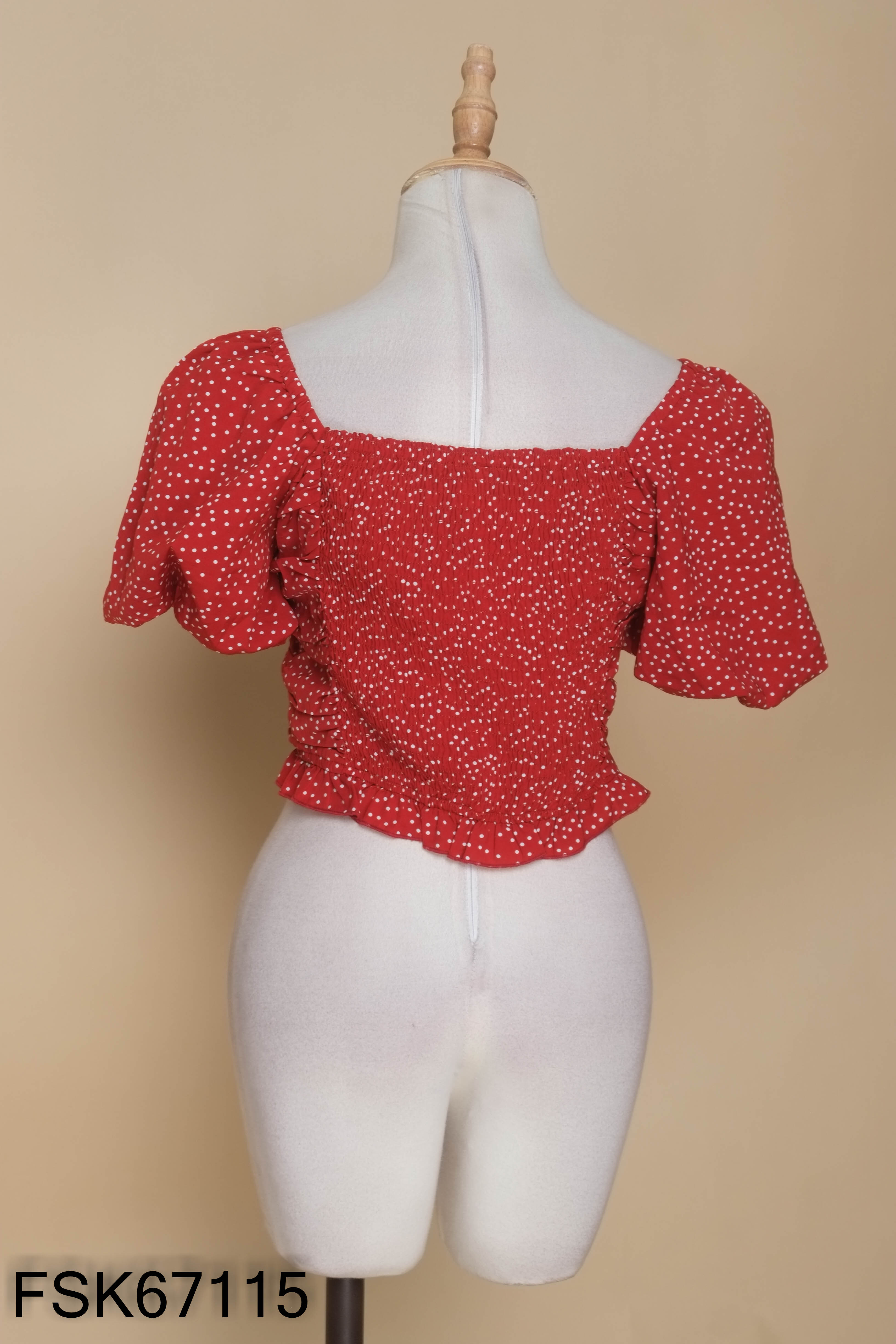 Áo croptop đỏ chấm bi trắng nhún