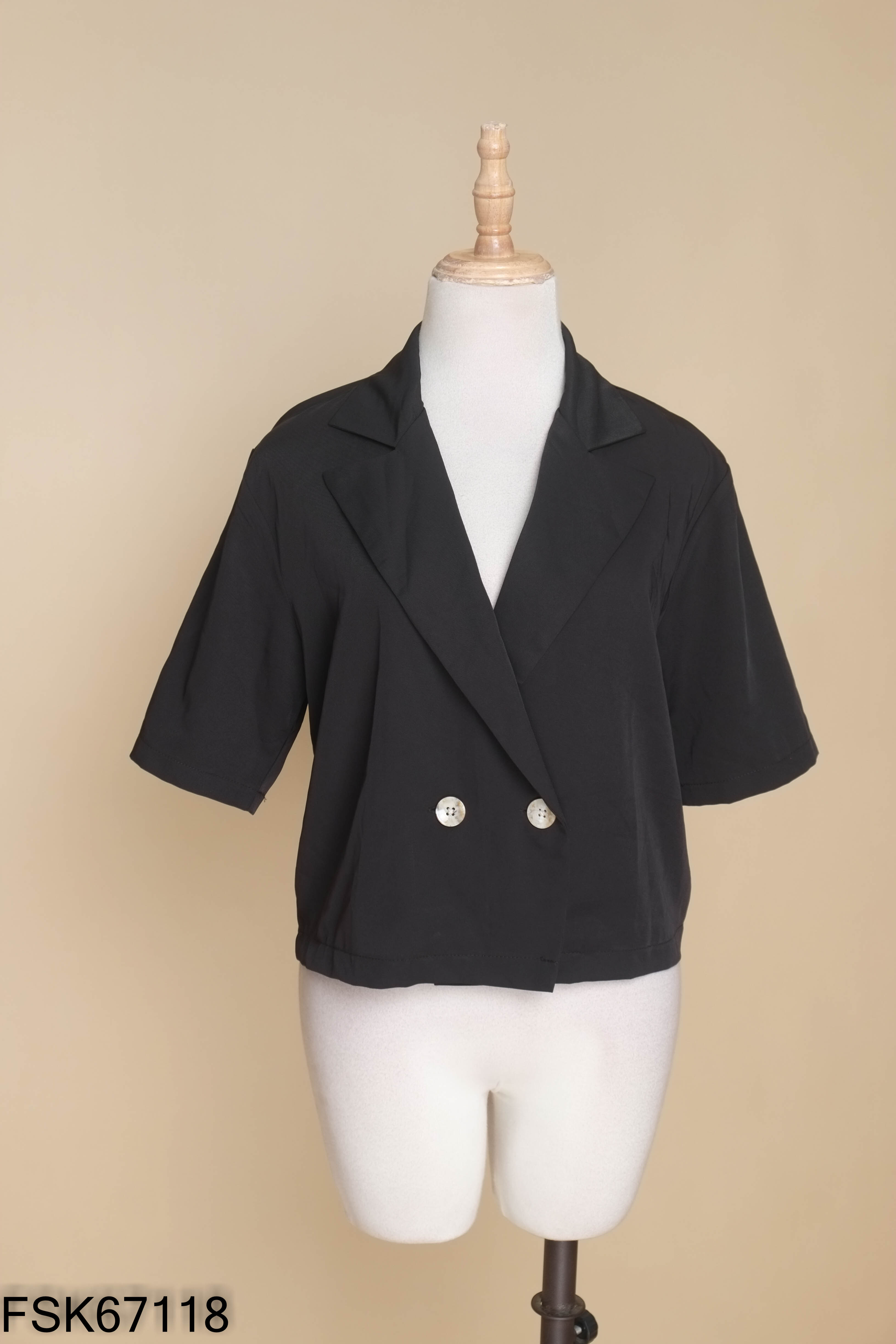 Áo blazer đen trơn dáng ngắn