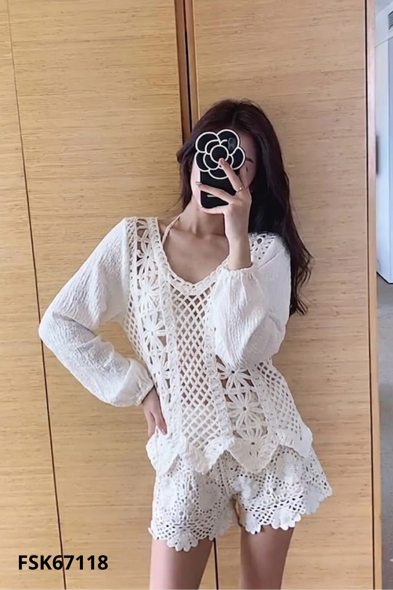 Áo trắng ren lỗ