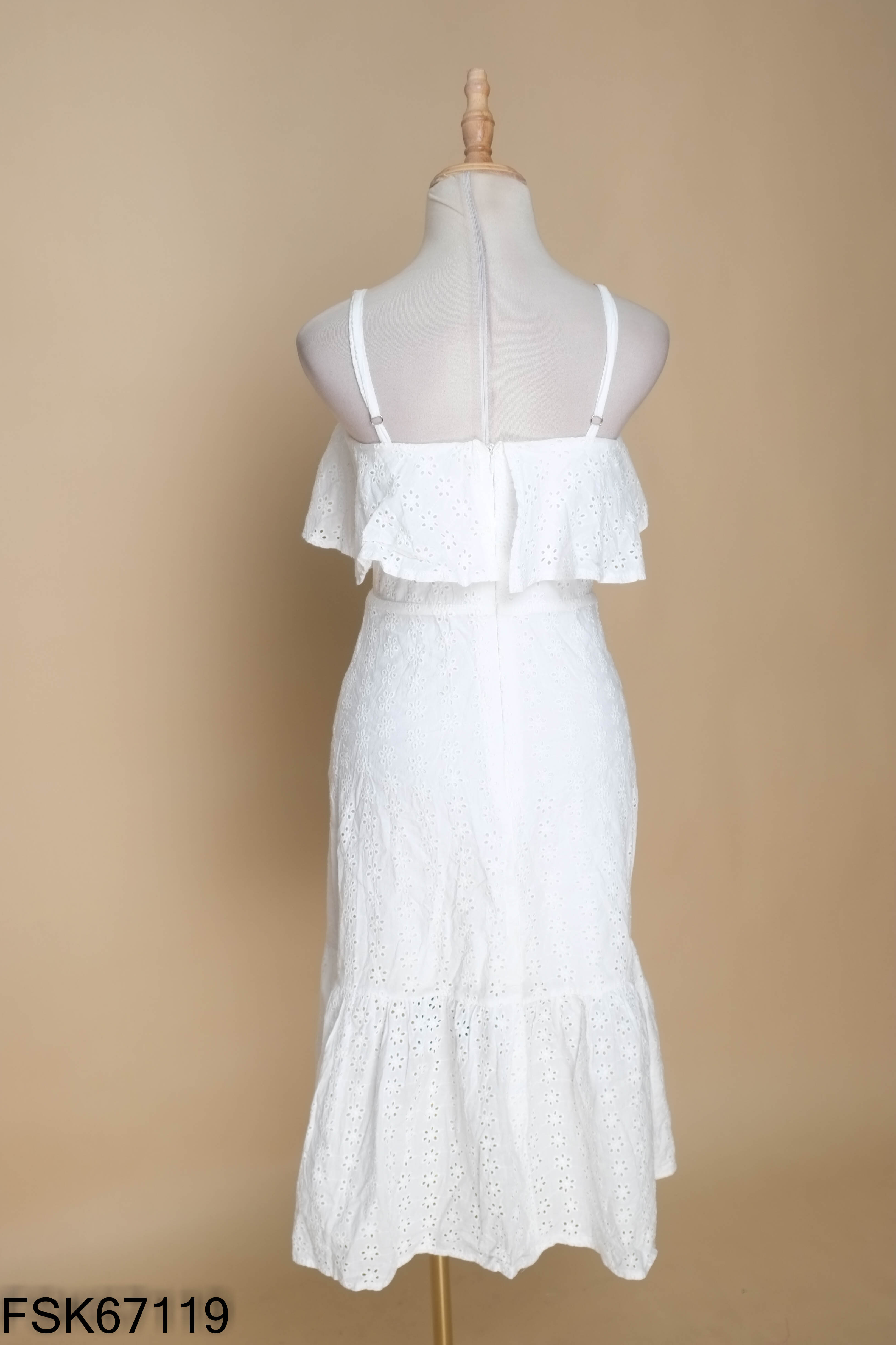 Váy 2 dây trắng ren