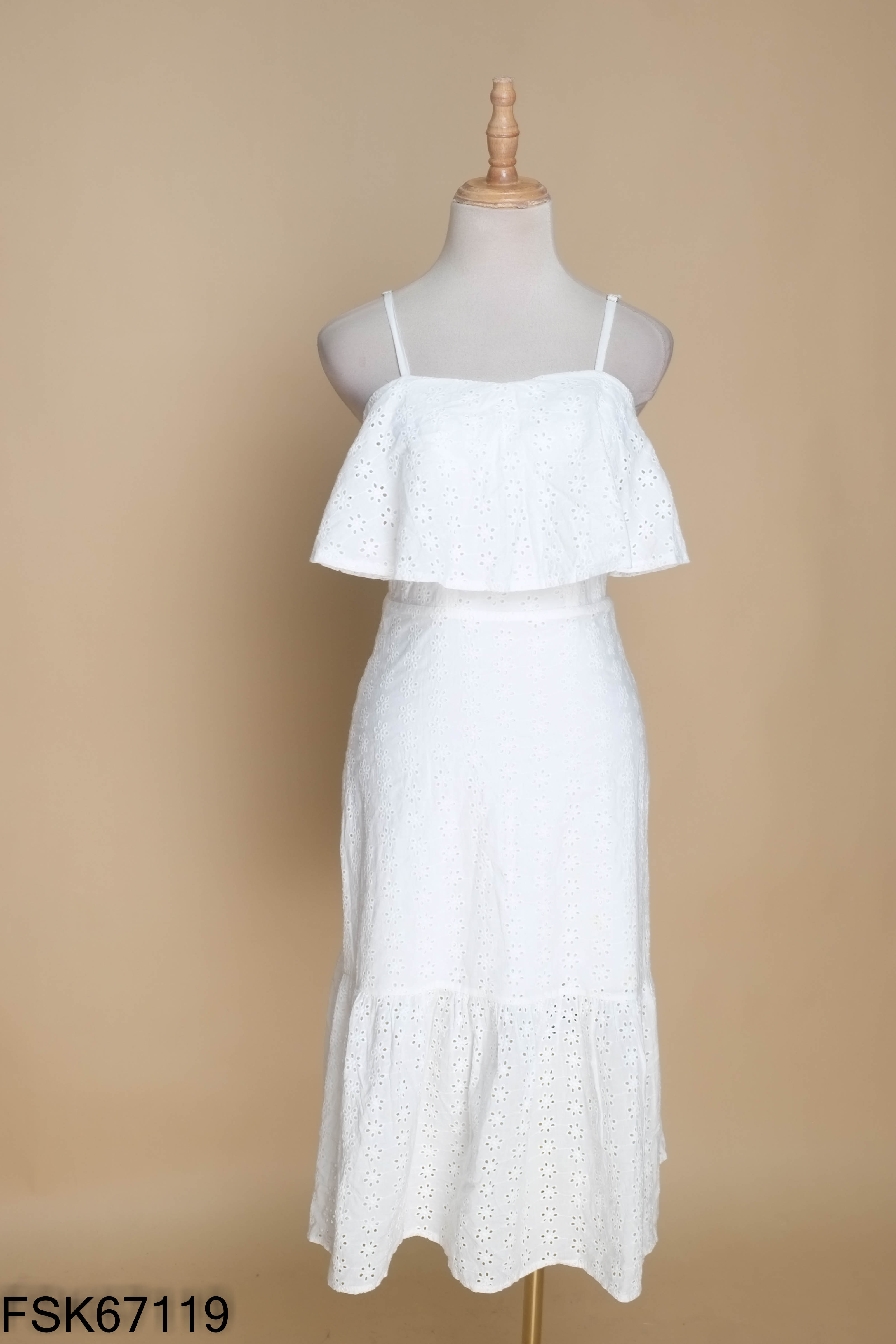 Váy 2 dây trắng ren