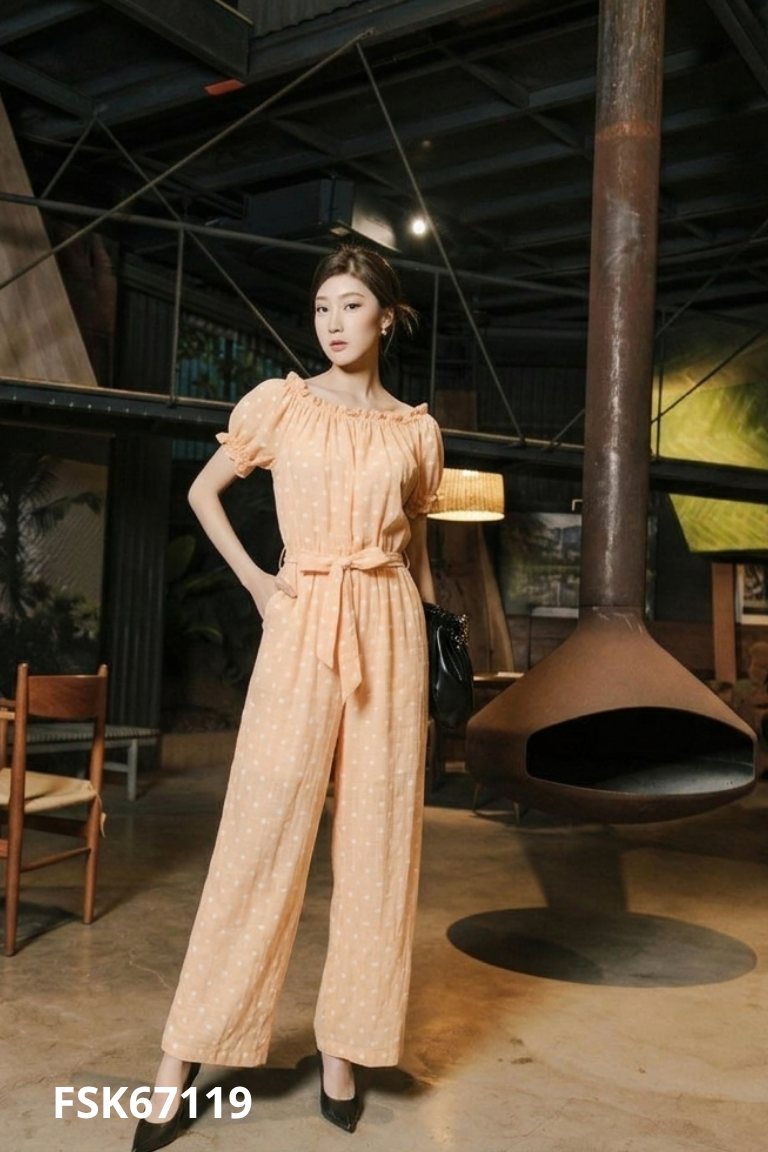 Jumpsuit cam chấm bi