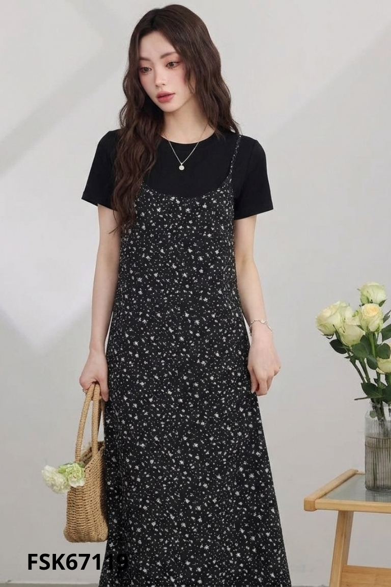 Set áo thun + váy đen họa tiết hoa nhí