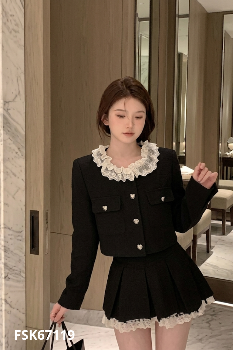 Áo khoác dạ đen cổ ren