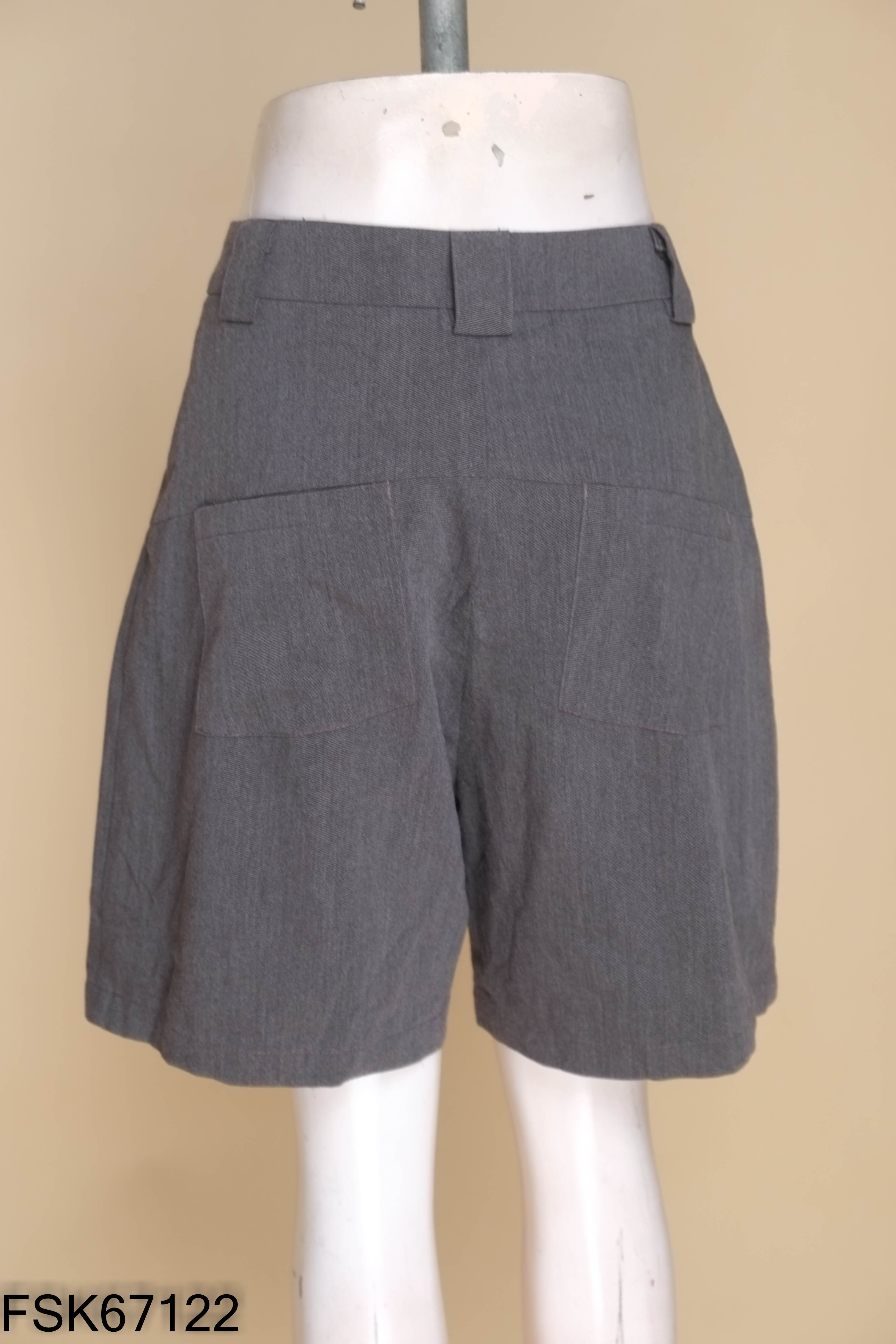 Quần short xám trơn