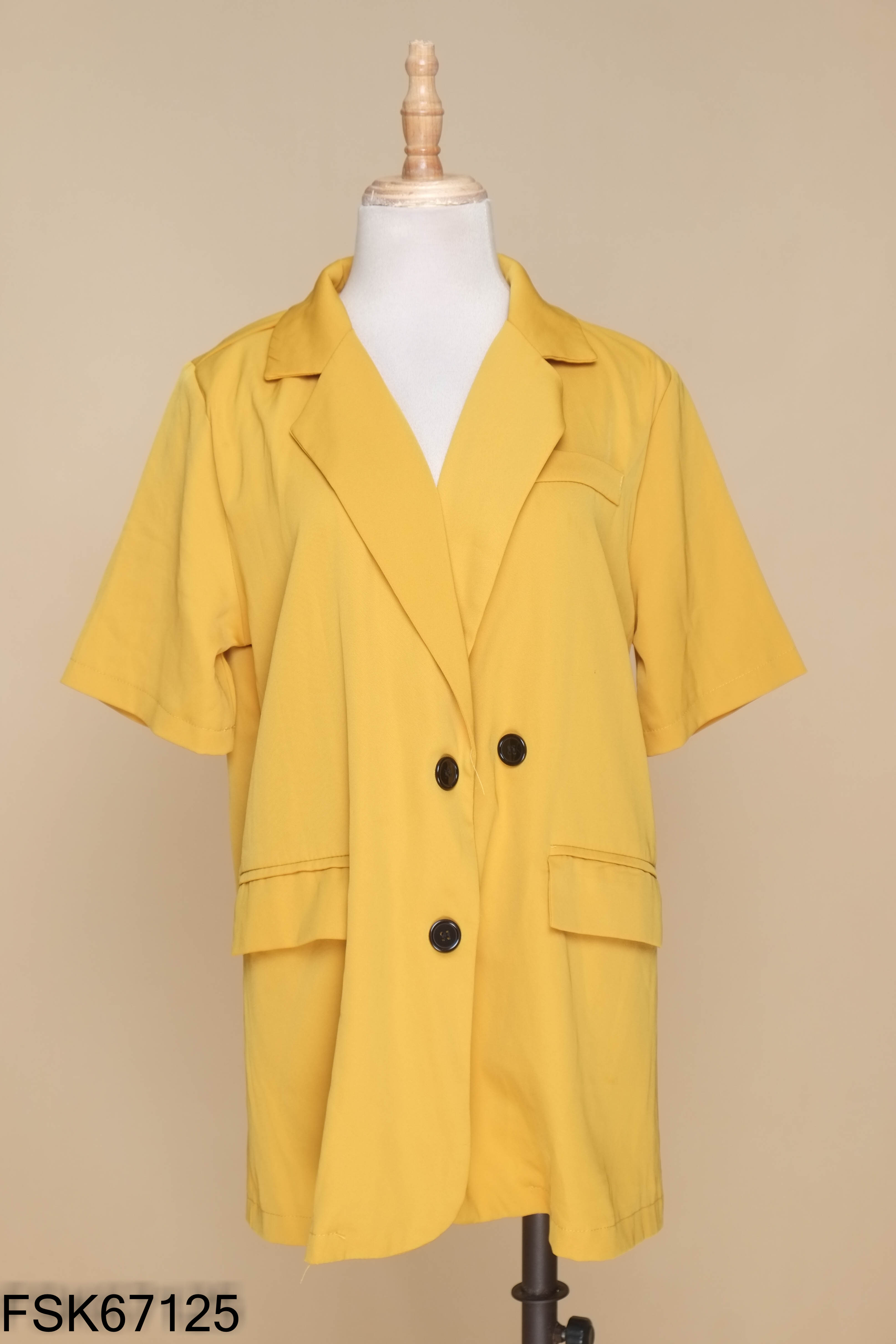 Áo blazer vàng ngắn tay
