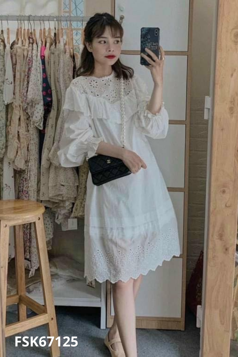Váy trắng phối viền bèo