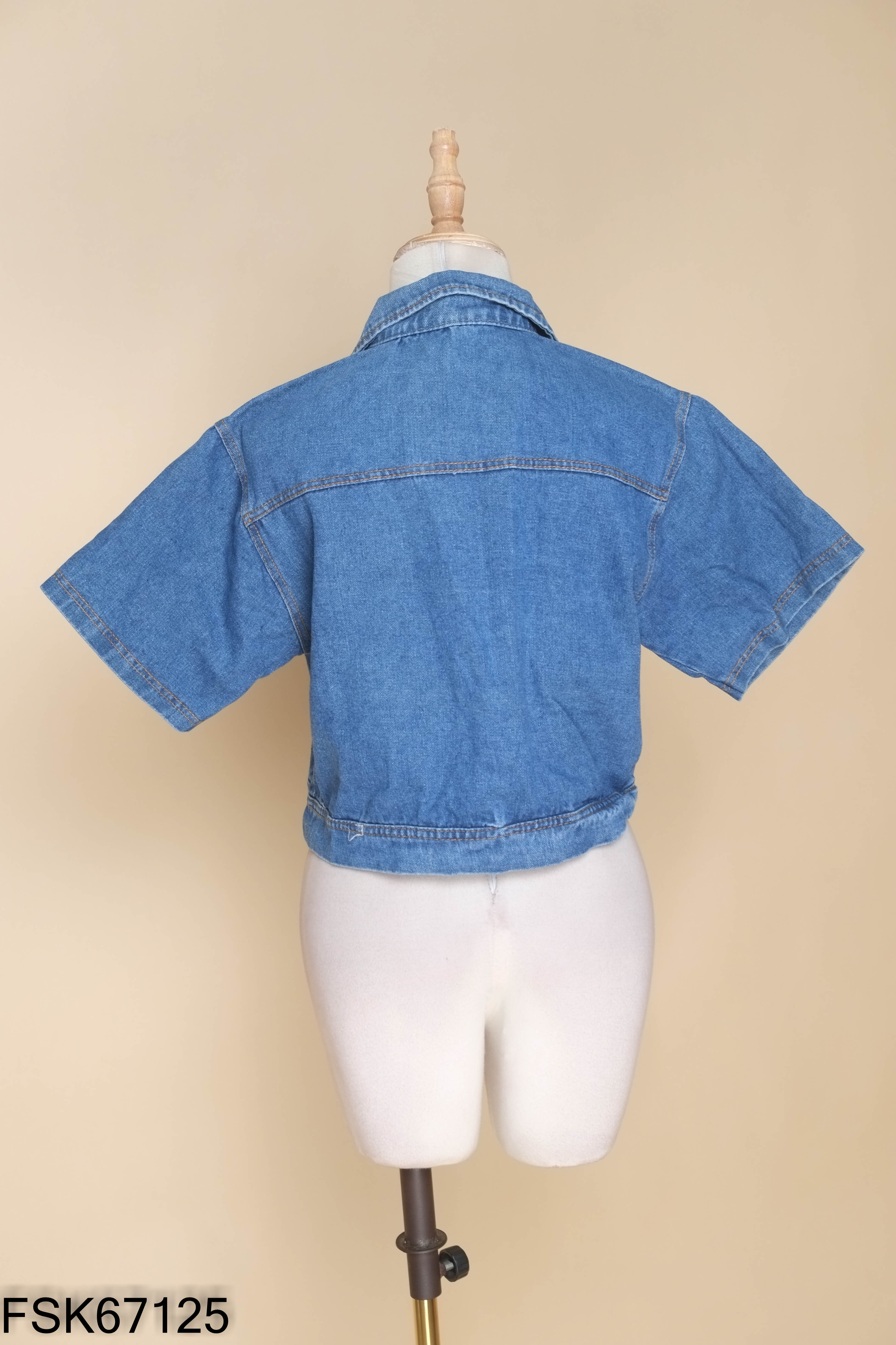Áo jeans xanh cổ sơ mi