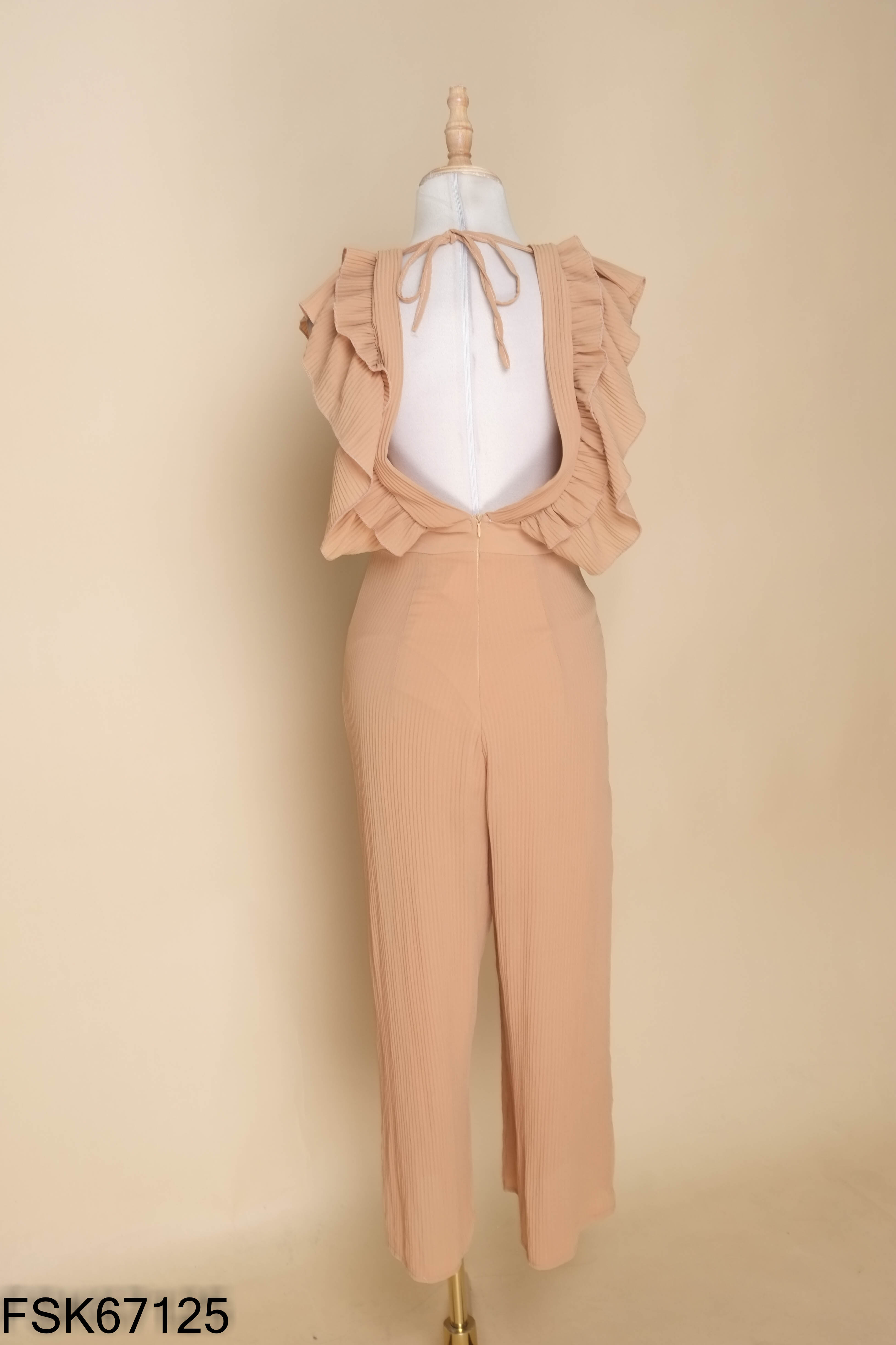 Jumpsuits nâu xếp ly viền bèo