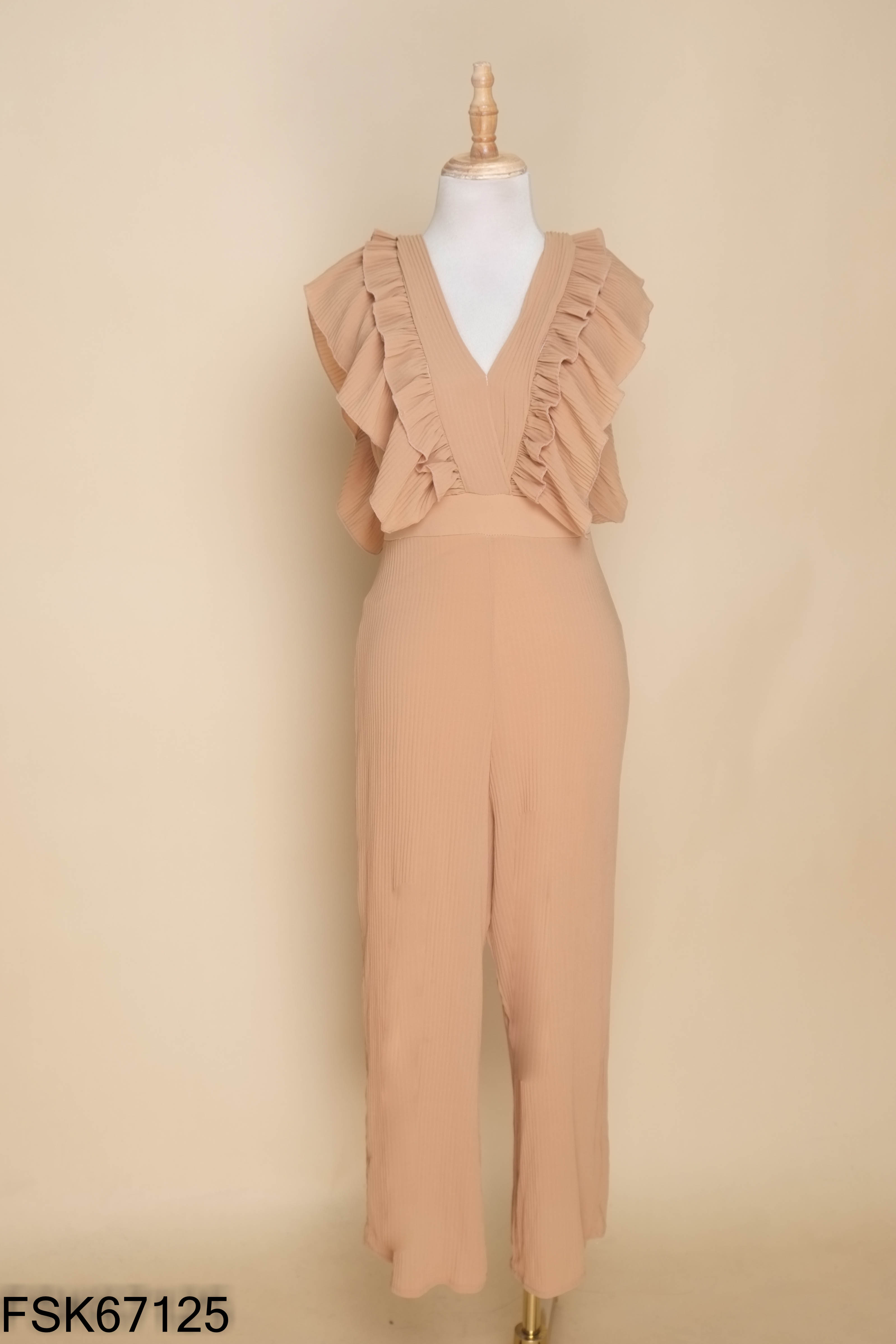 Jumpsuits nâu xếp ly viền bèo