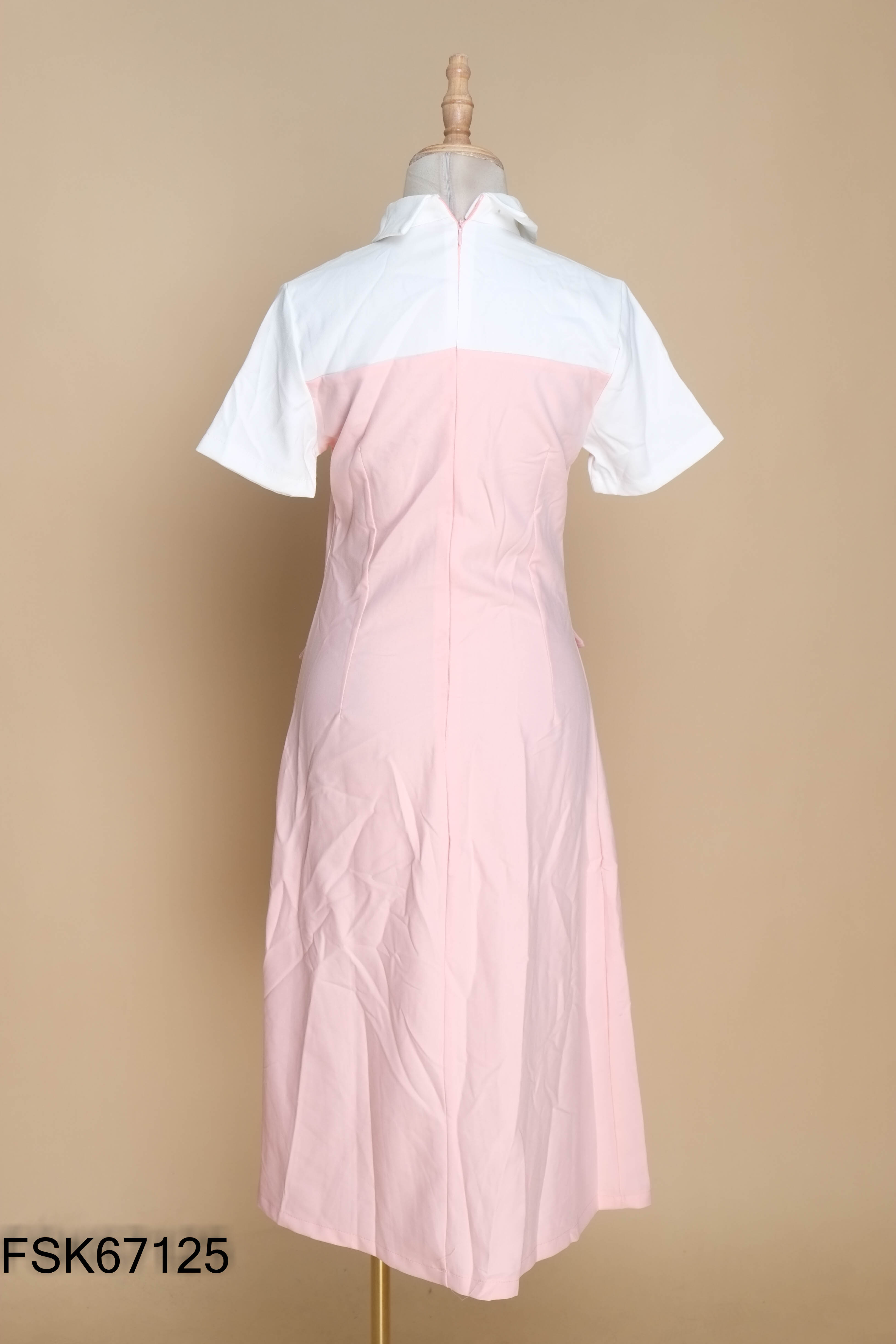 Váy hồng phối trắng