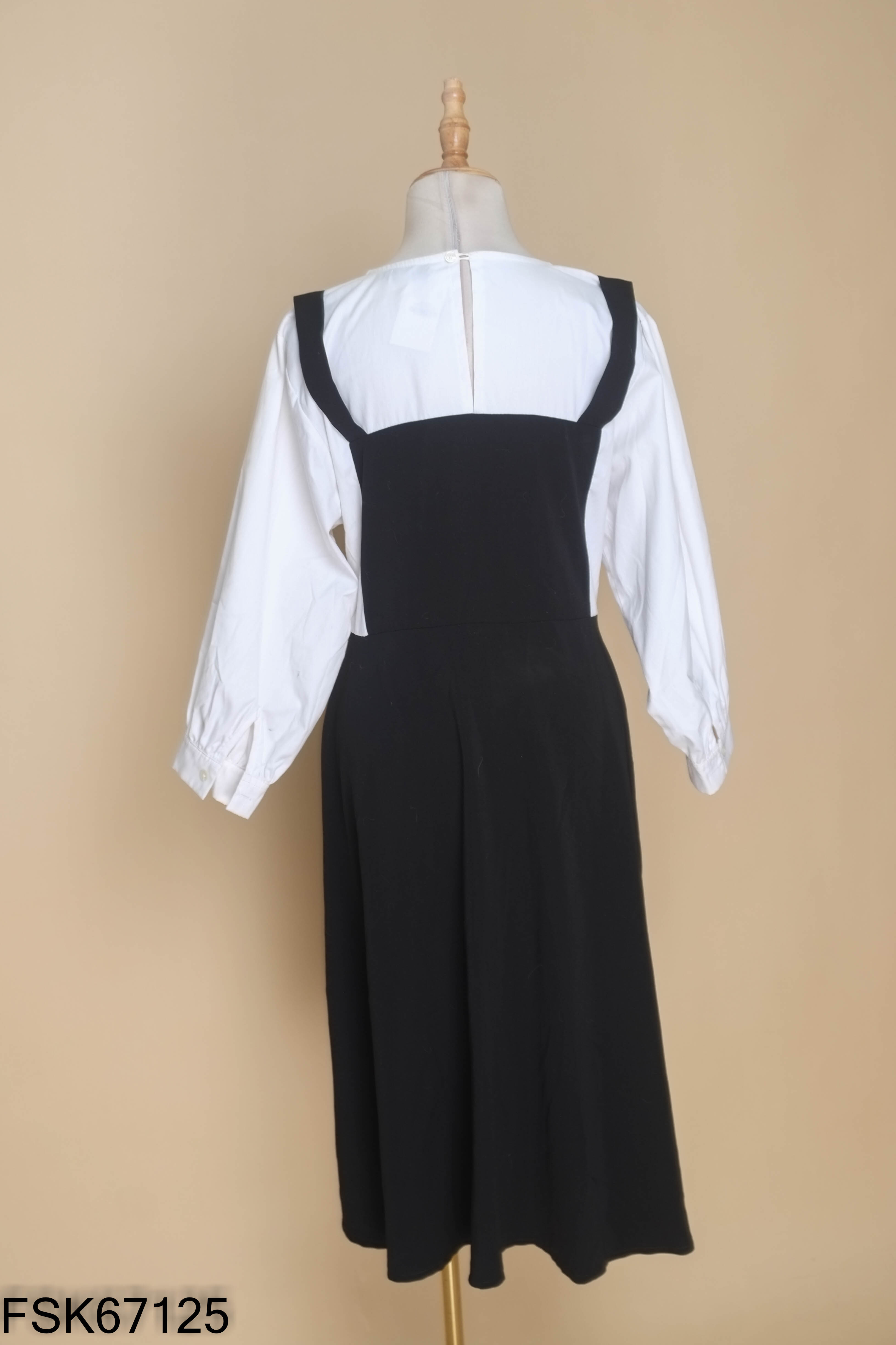 Váy MODESTY đen phối trắng