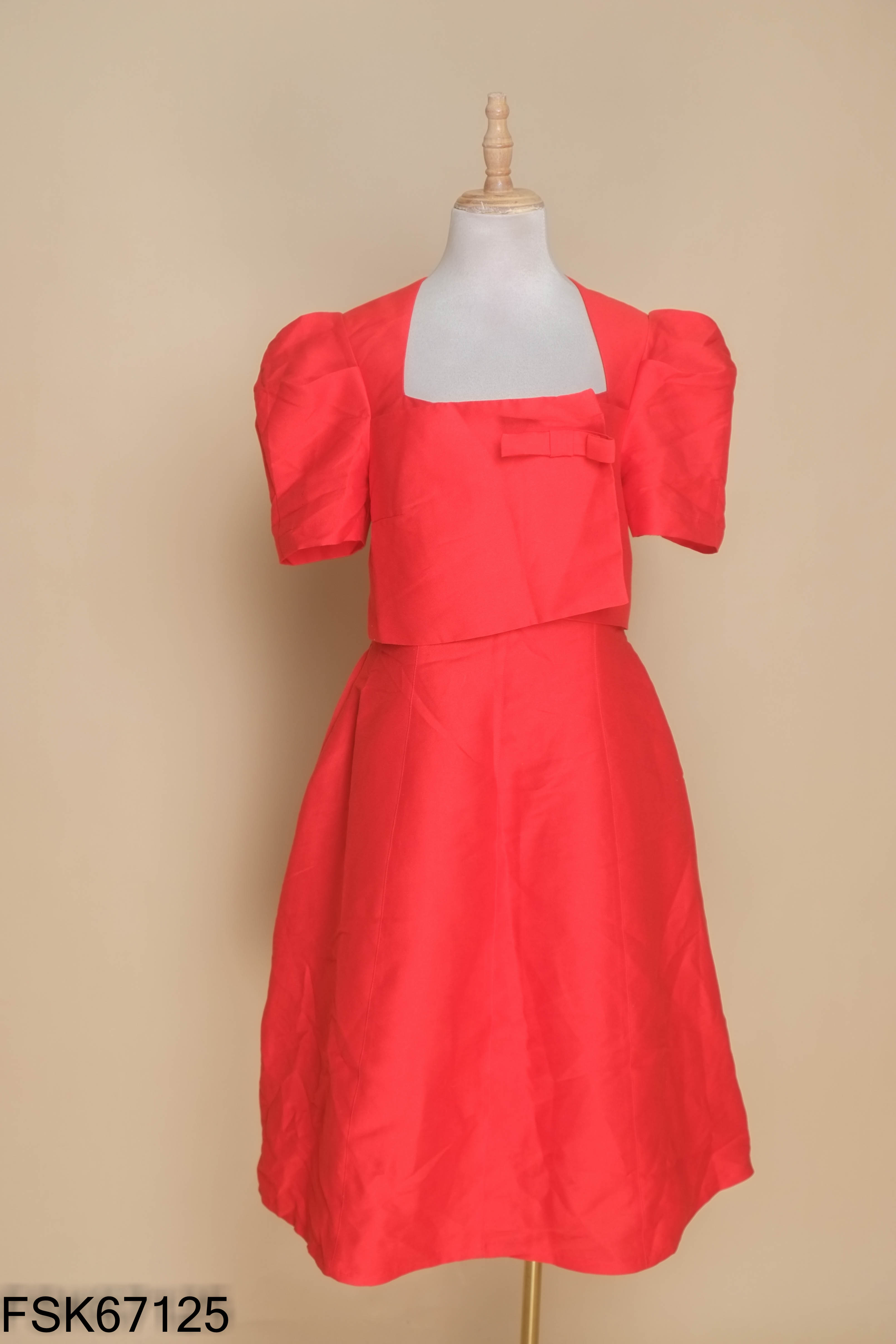 Váy MY STYLE đỏ cổ vuông