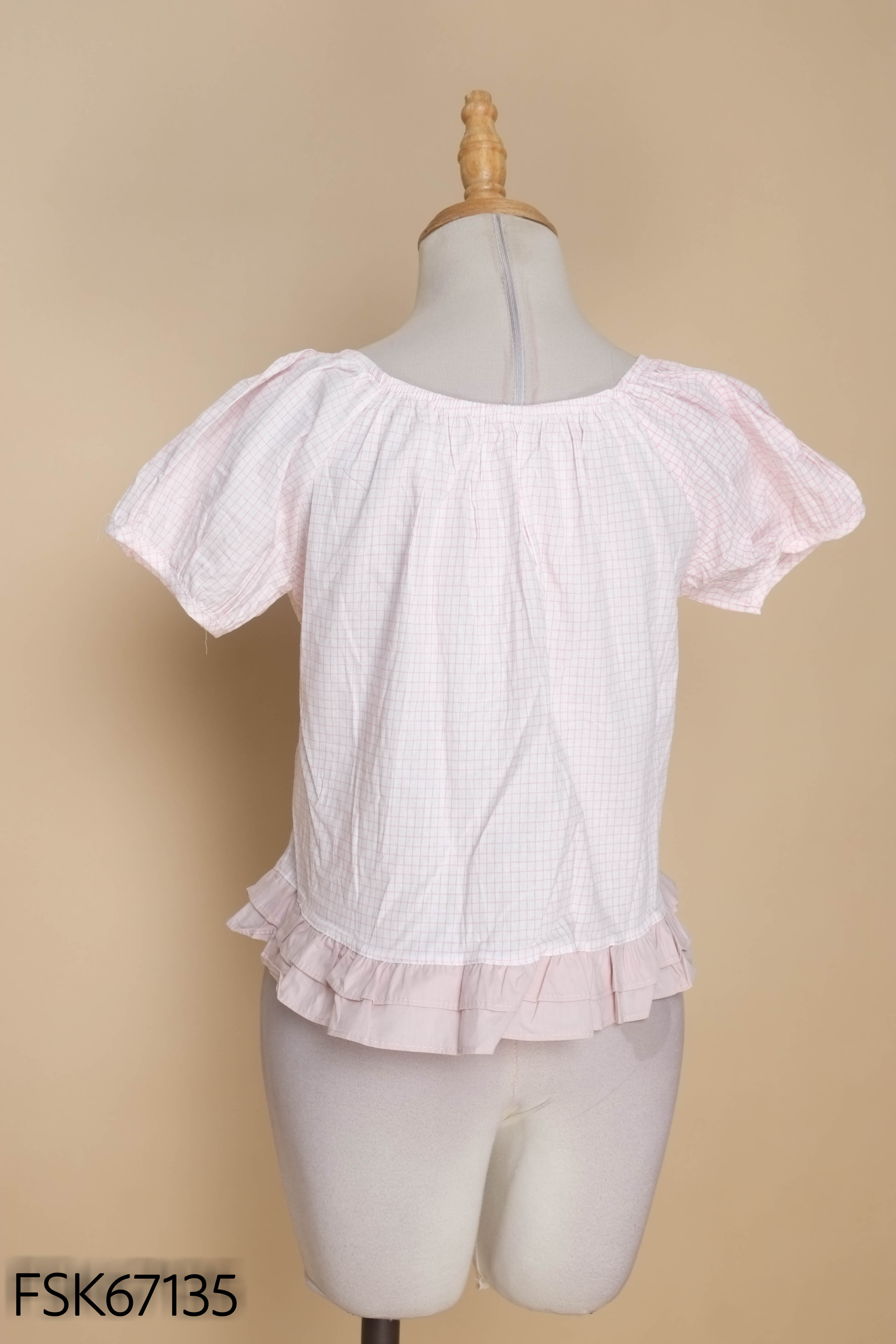 Áo hồng kẻ tay bồng buộc dây