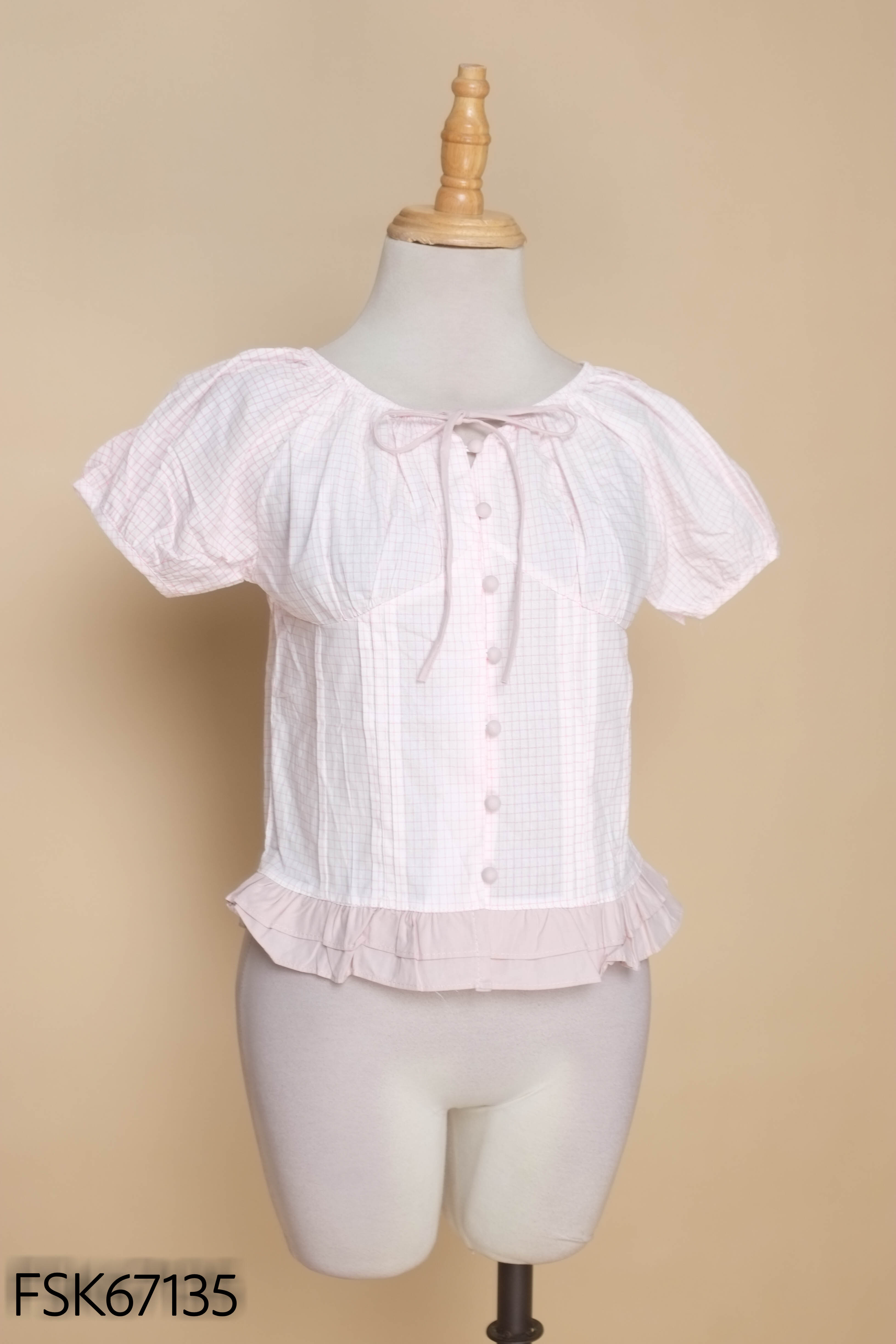 Áo hồng kẻ tay bồng buộc dây