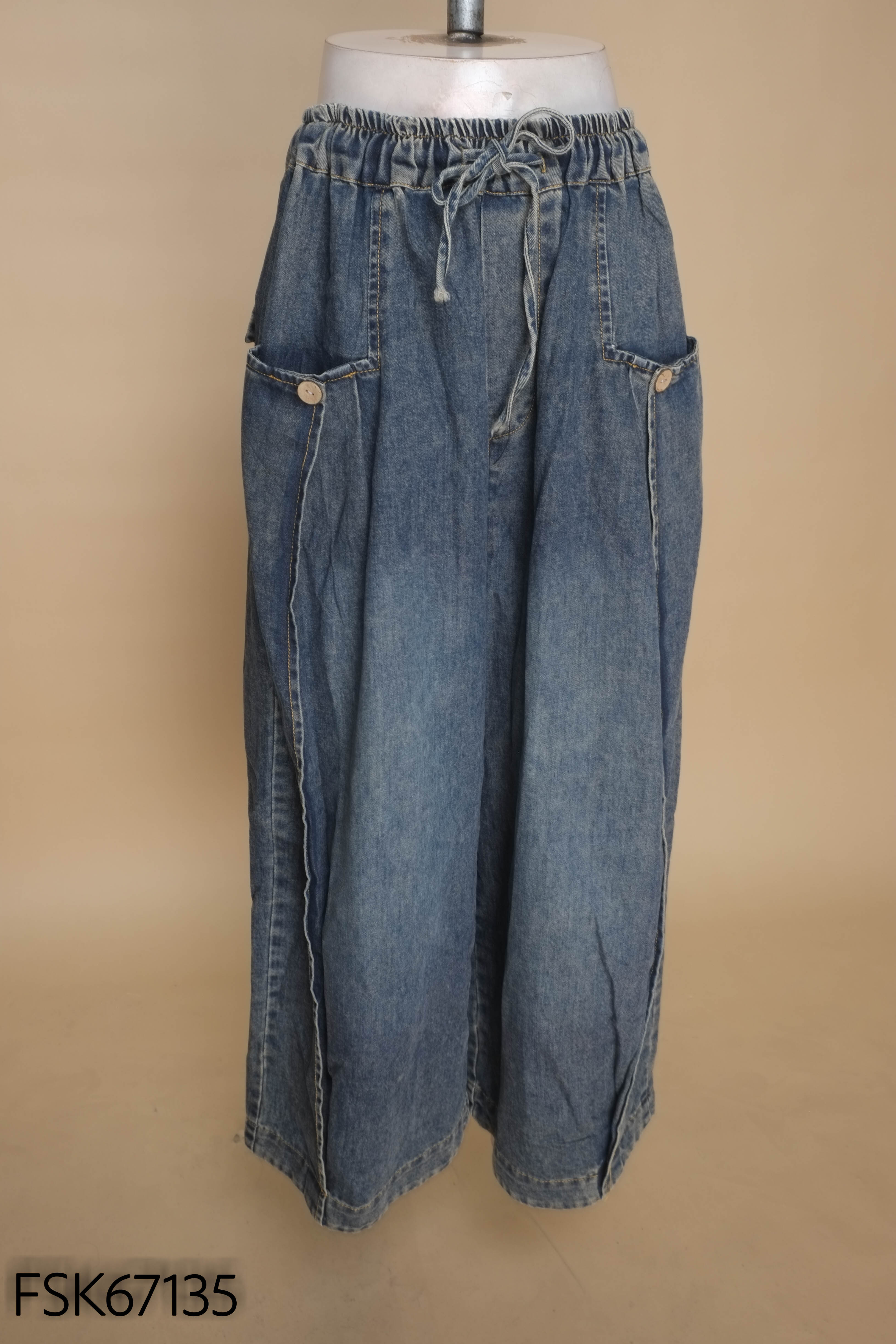 Quần jeans xanh wash ống rộng