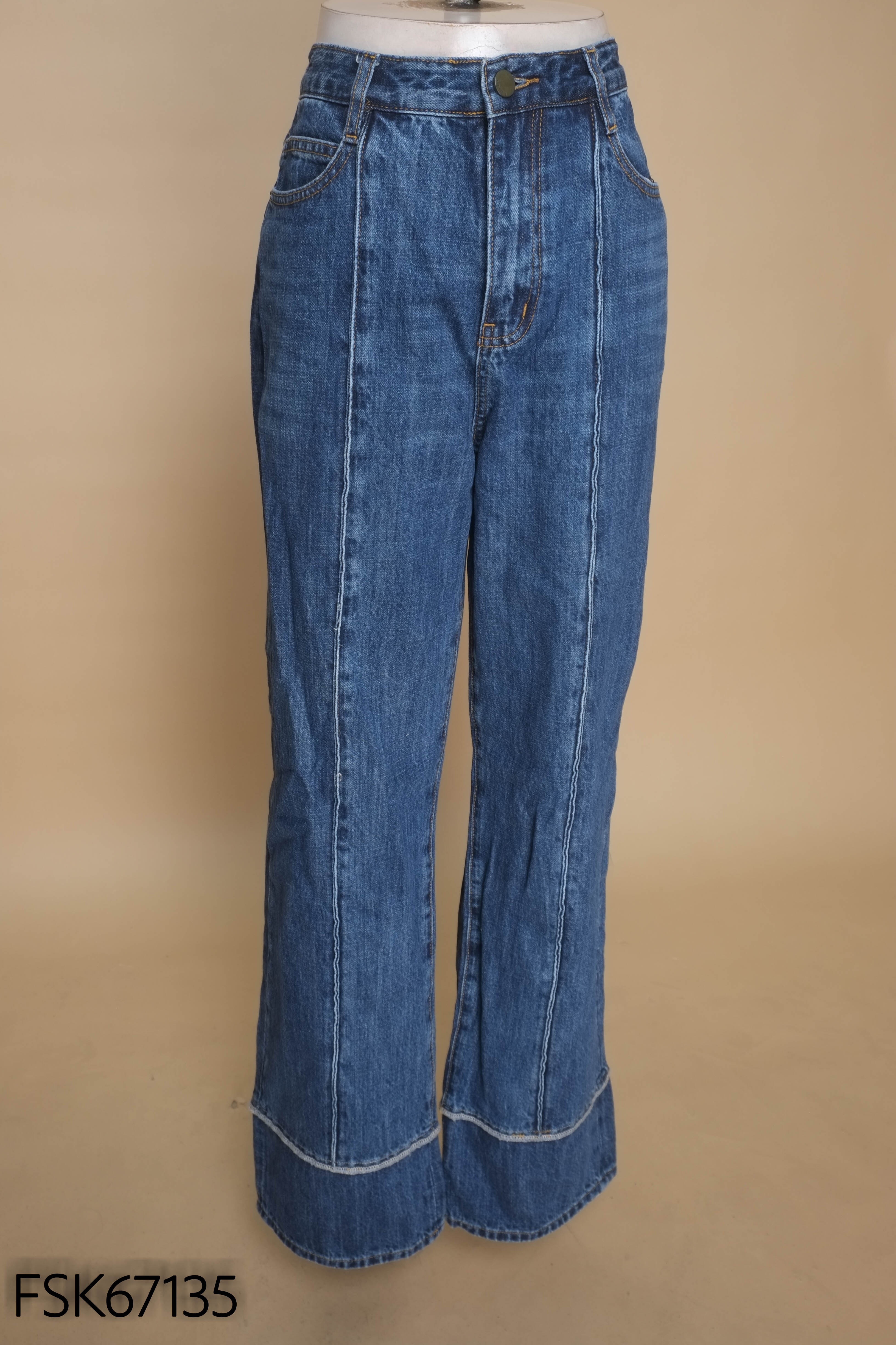 Quần jeans xanh thêu chỉ ống rộng