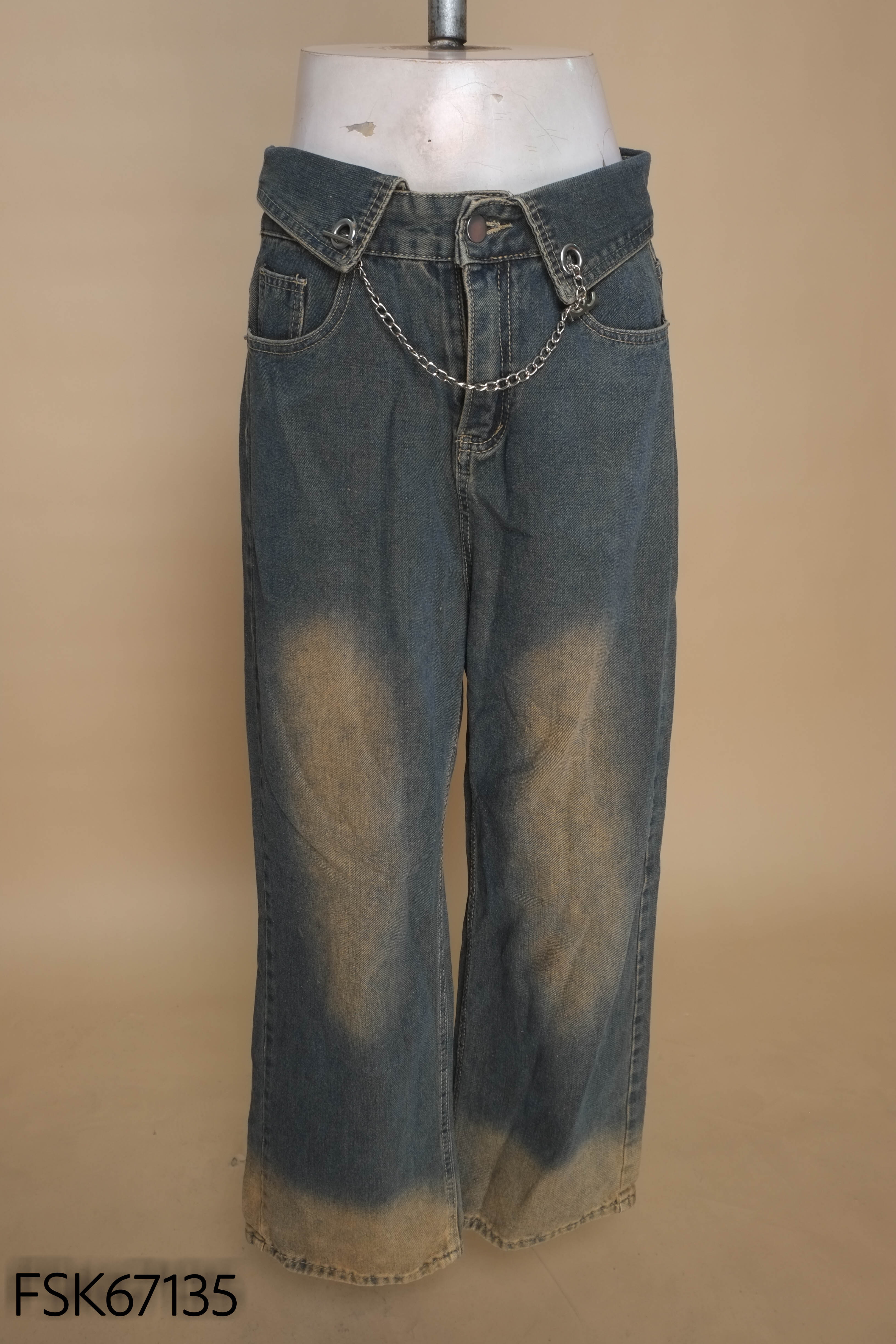 Quần jeans xanh wash phối dây xích