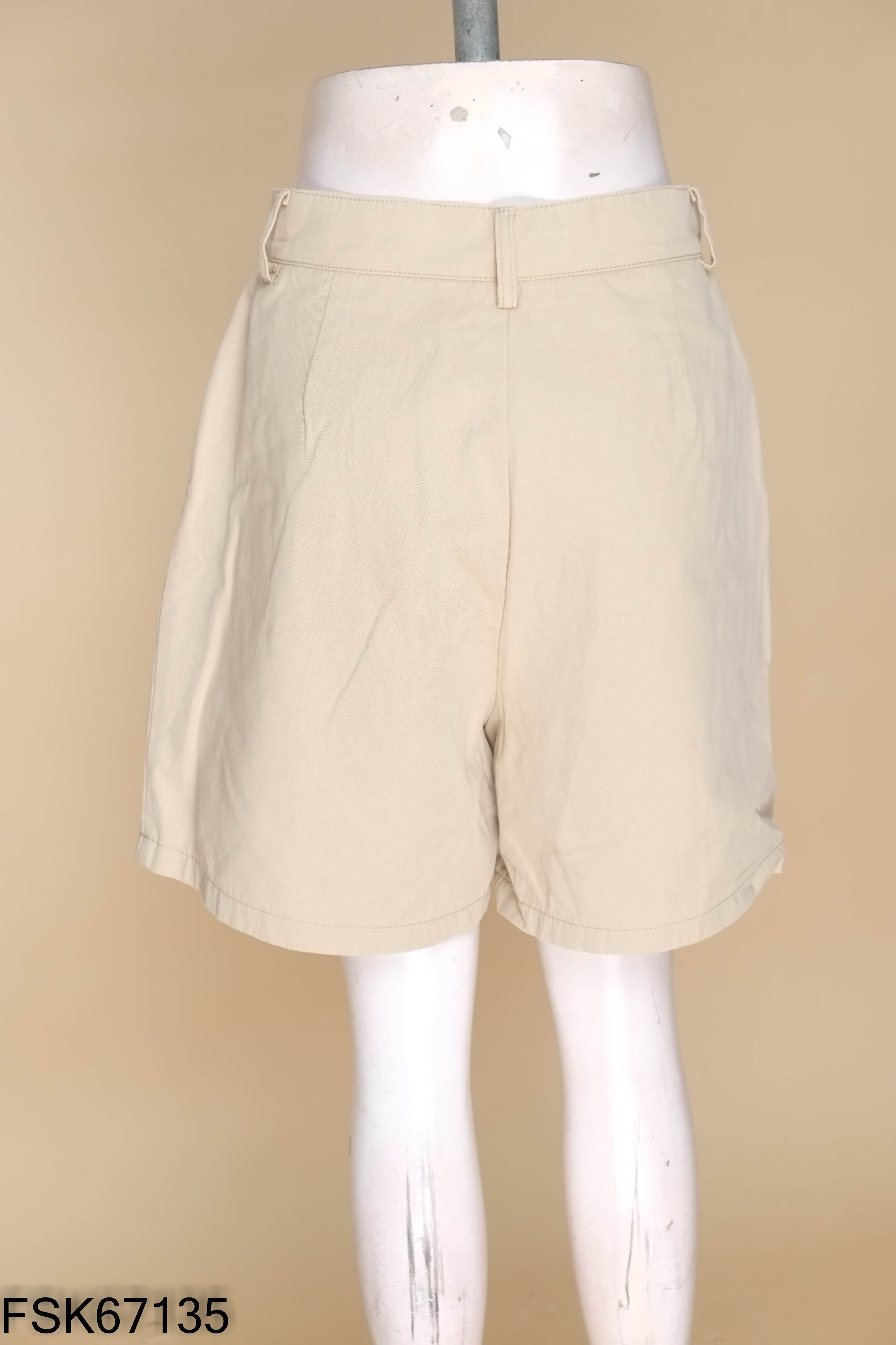 Quần shorts lửng be trơn