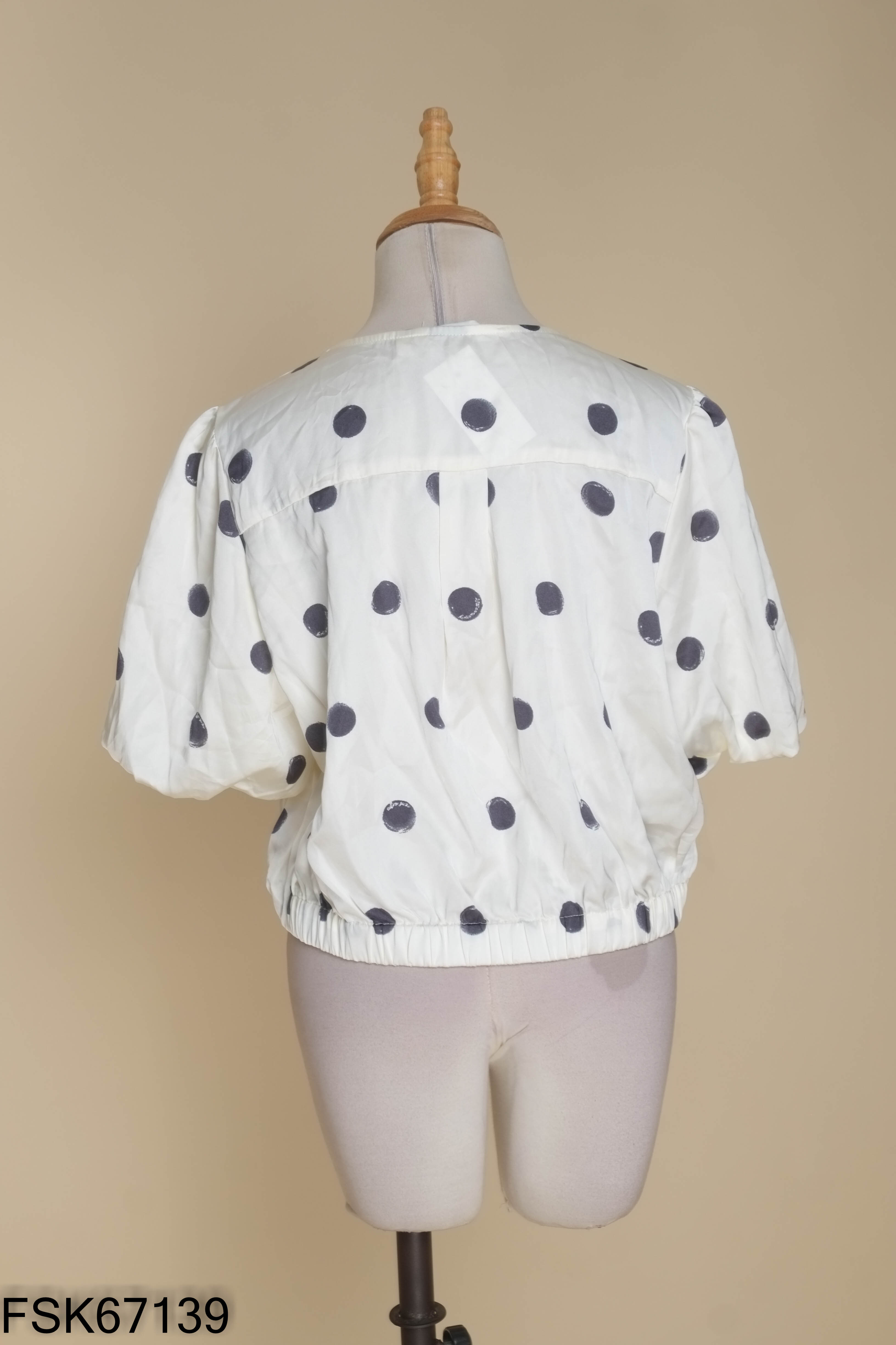 Áo babydoll be họa tiết chấm bi cổ tim