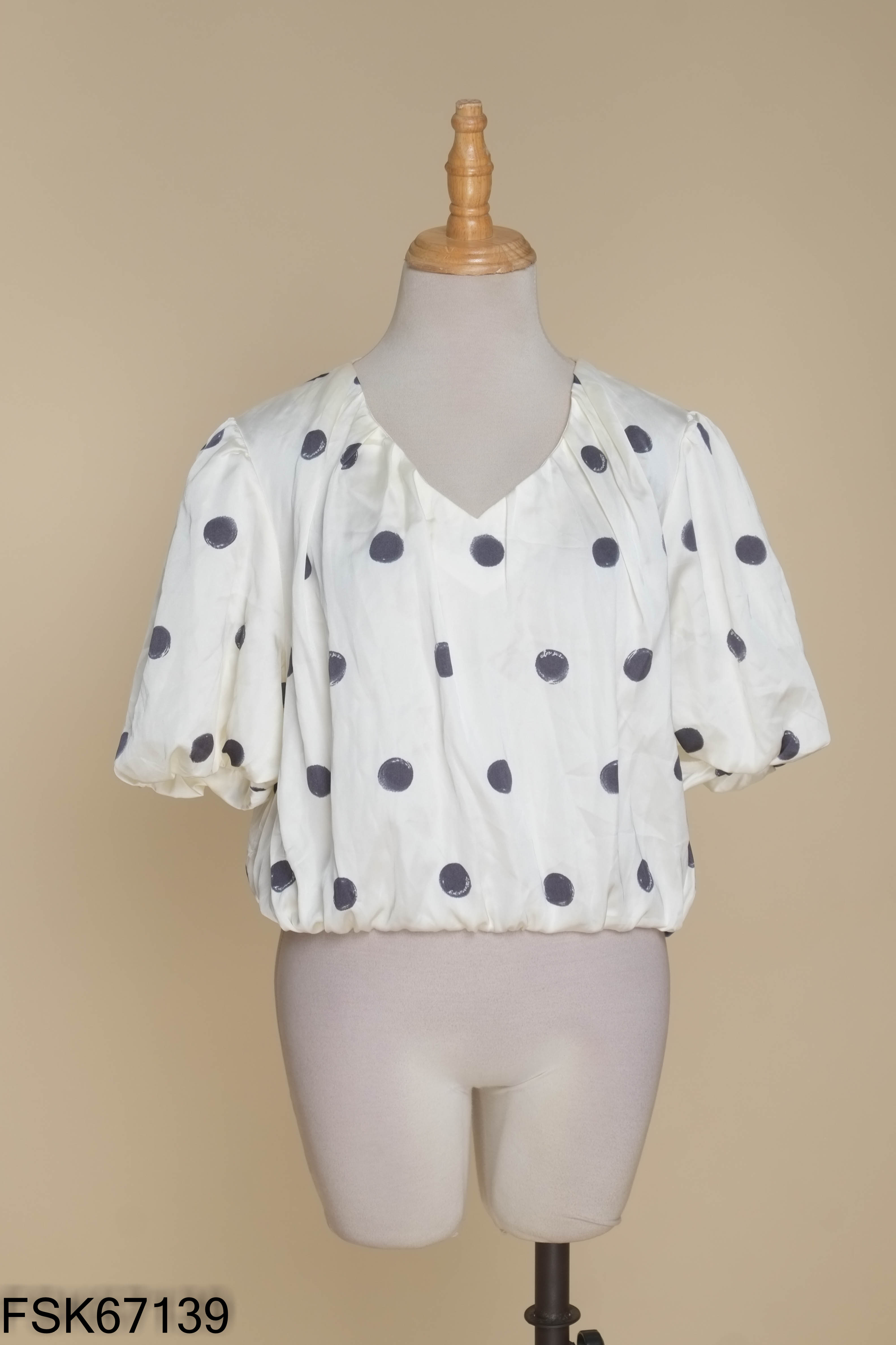 Áo babydoll be họa tiết chấm bi cổ tim