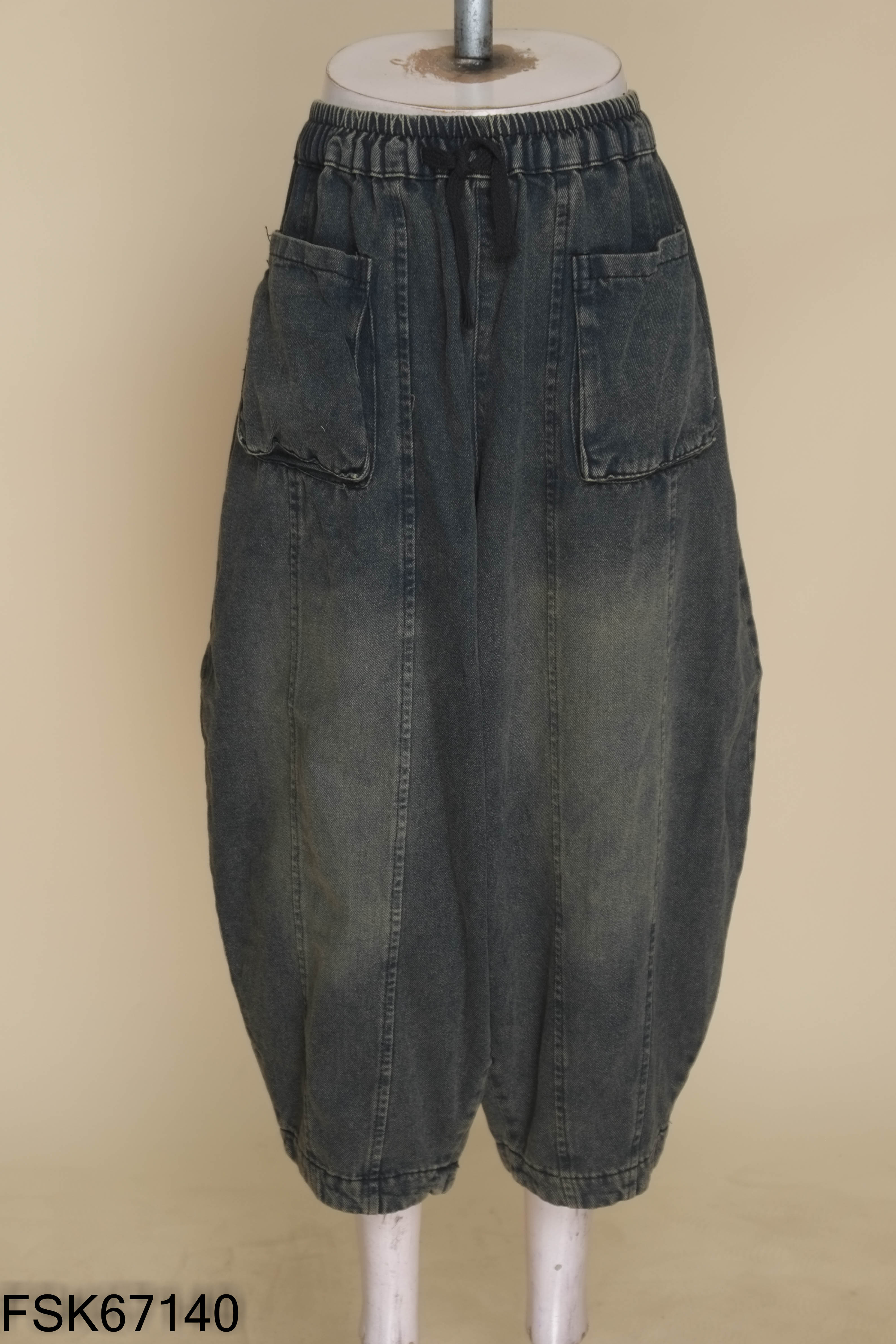 Quần jeans xám ghi ống rộng