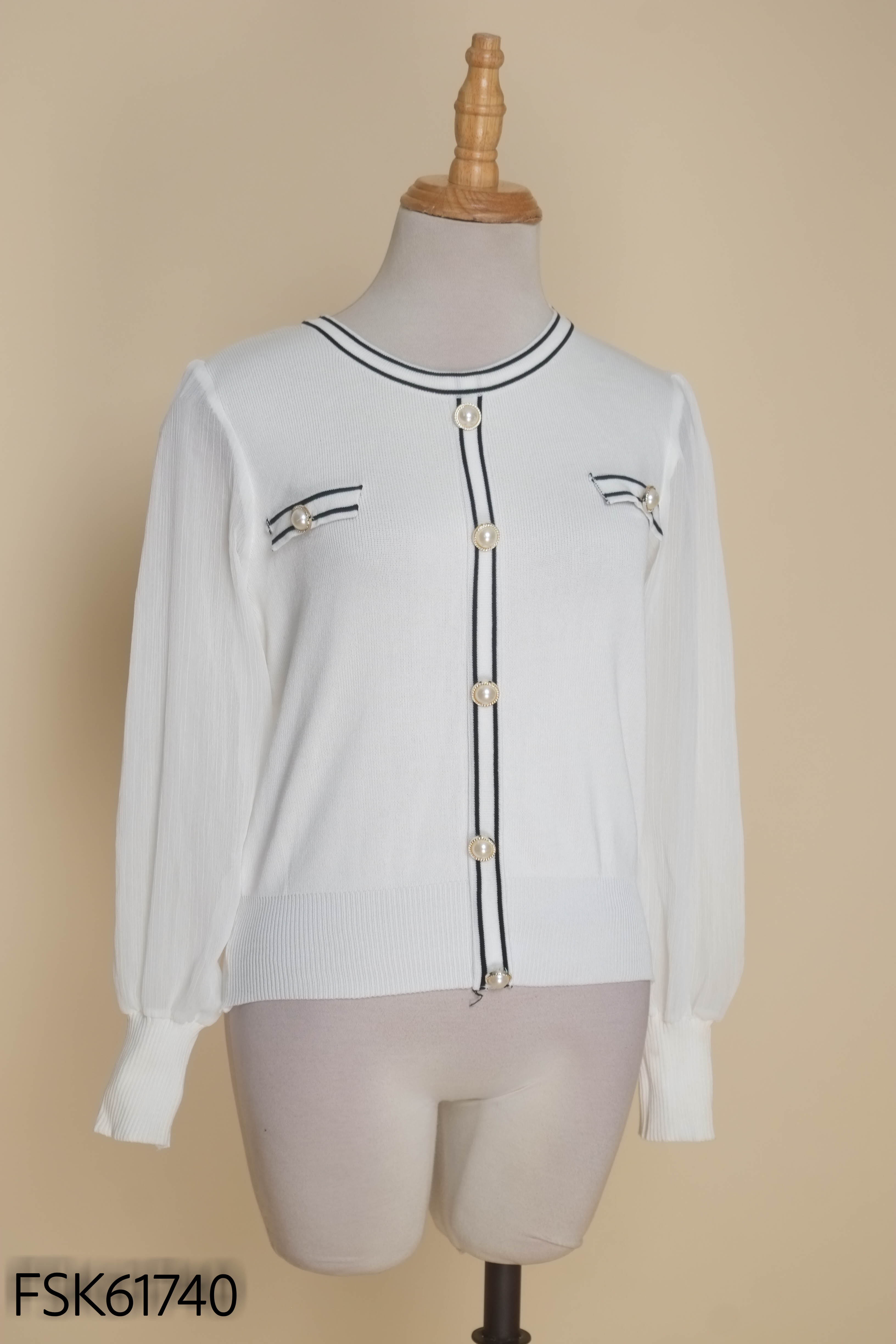 Cardigan len trắng tay voan
