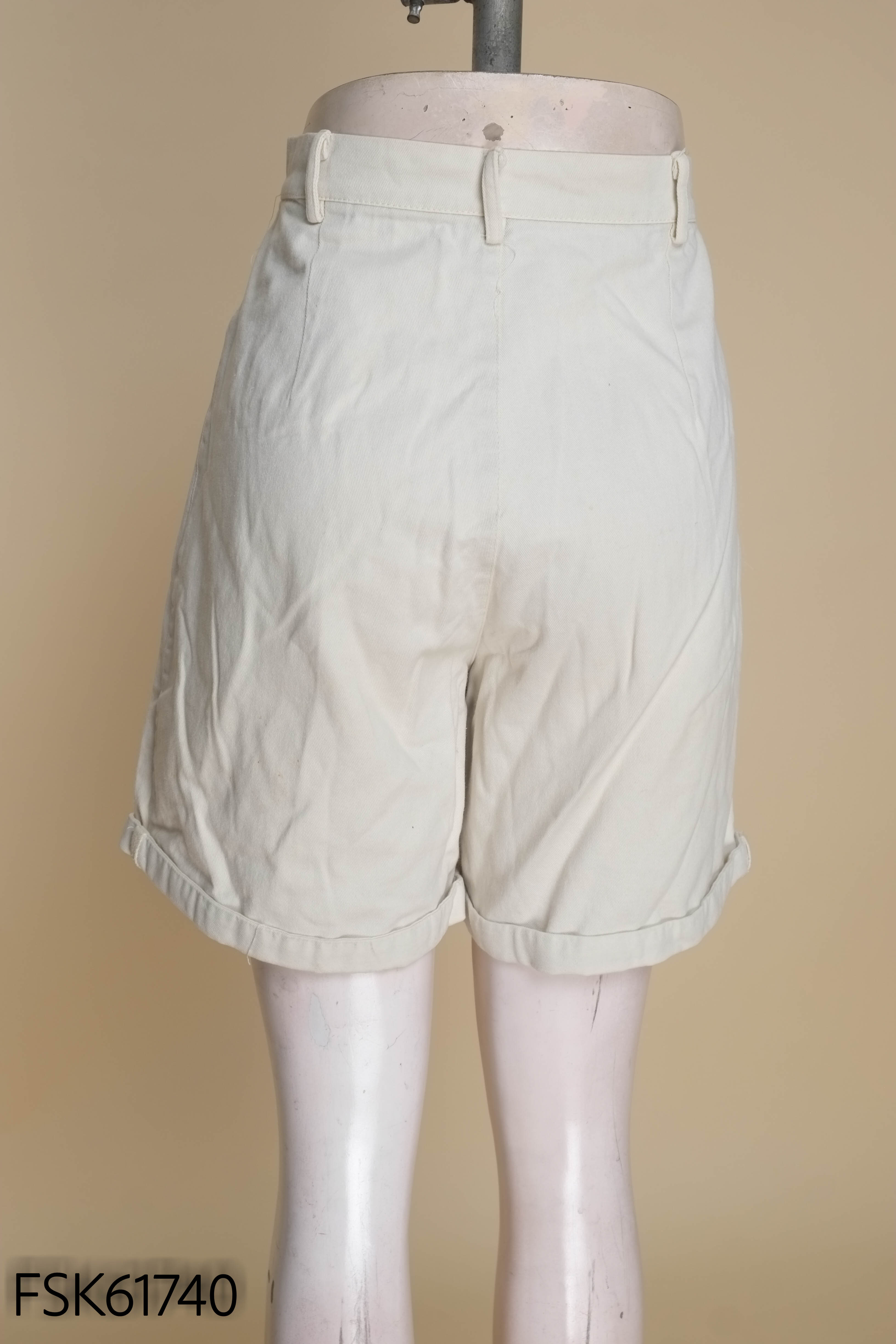 Quần shorts kaki be