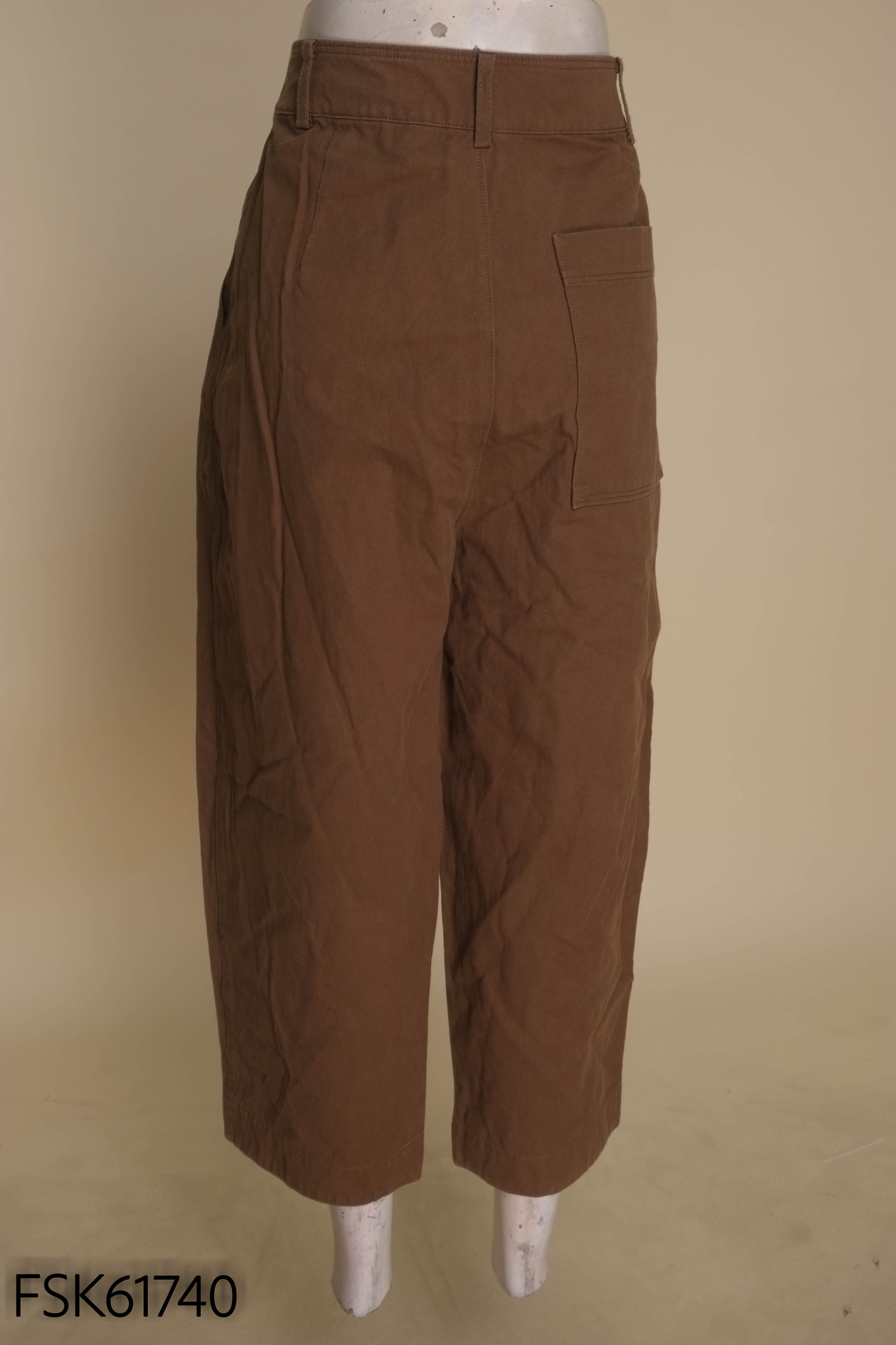 Quần kaki nâu suông