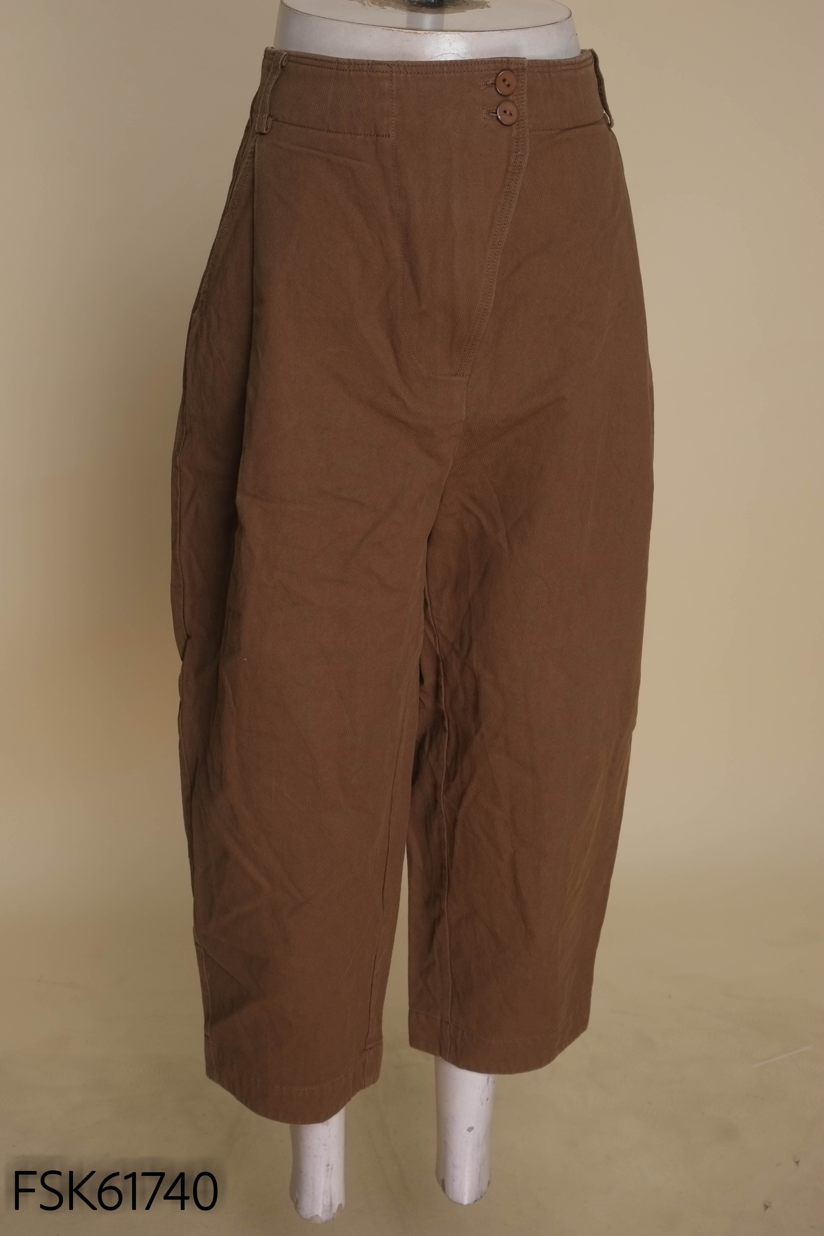 Quần kaki nâu suông