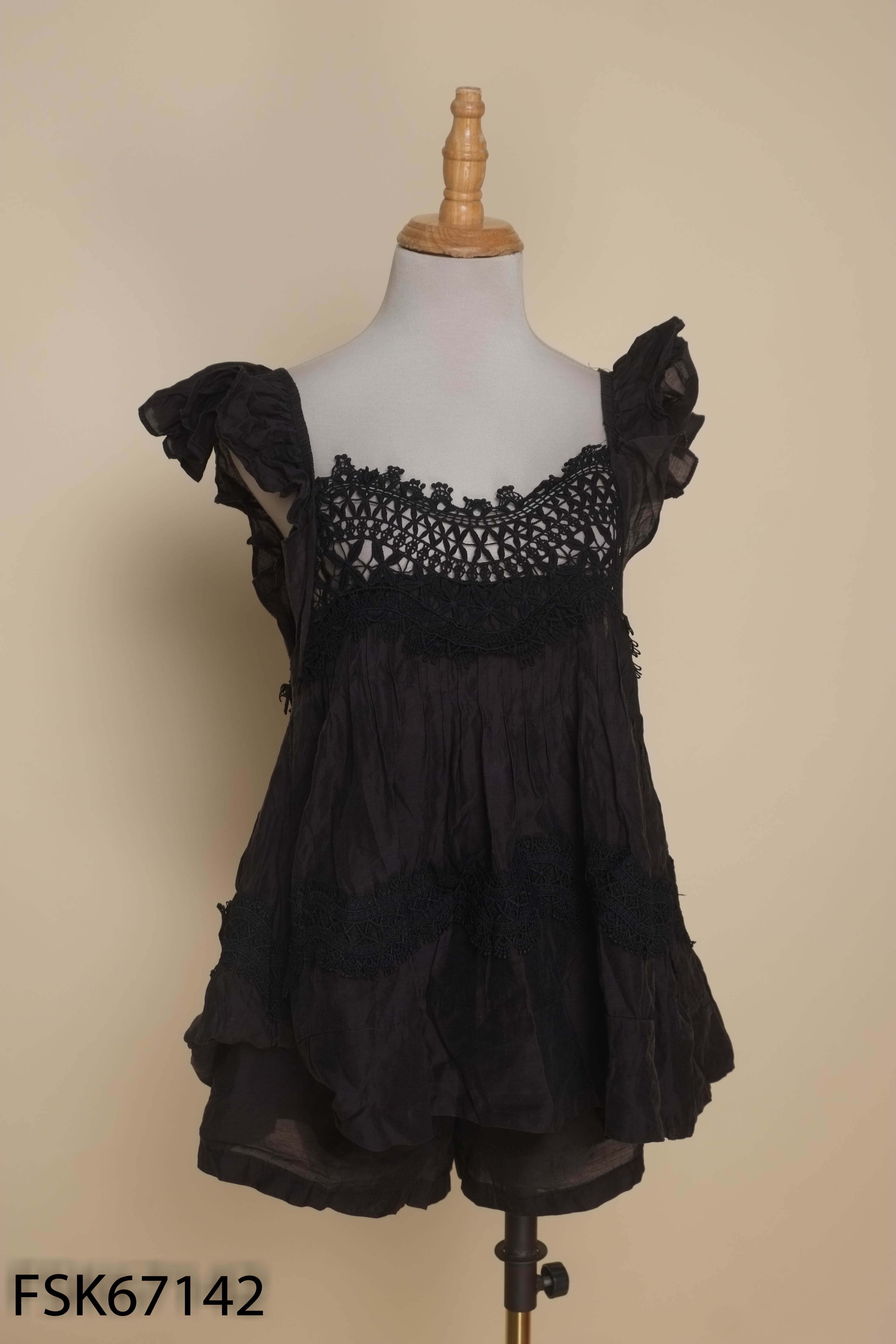 Set áo hai dây + quần short đen mix ren