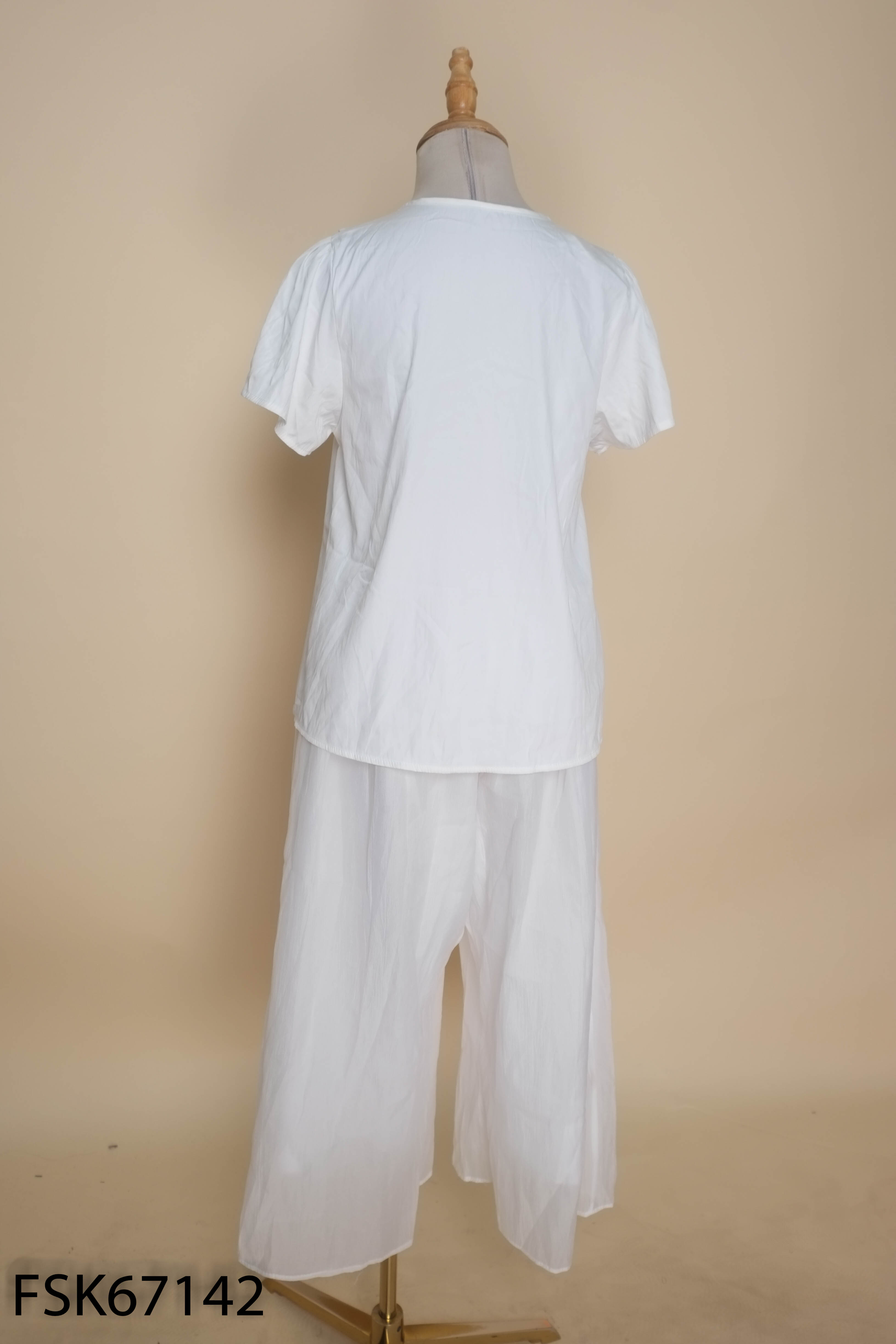 Set áo cổ tròn + quần dài voan trắng