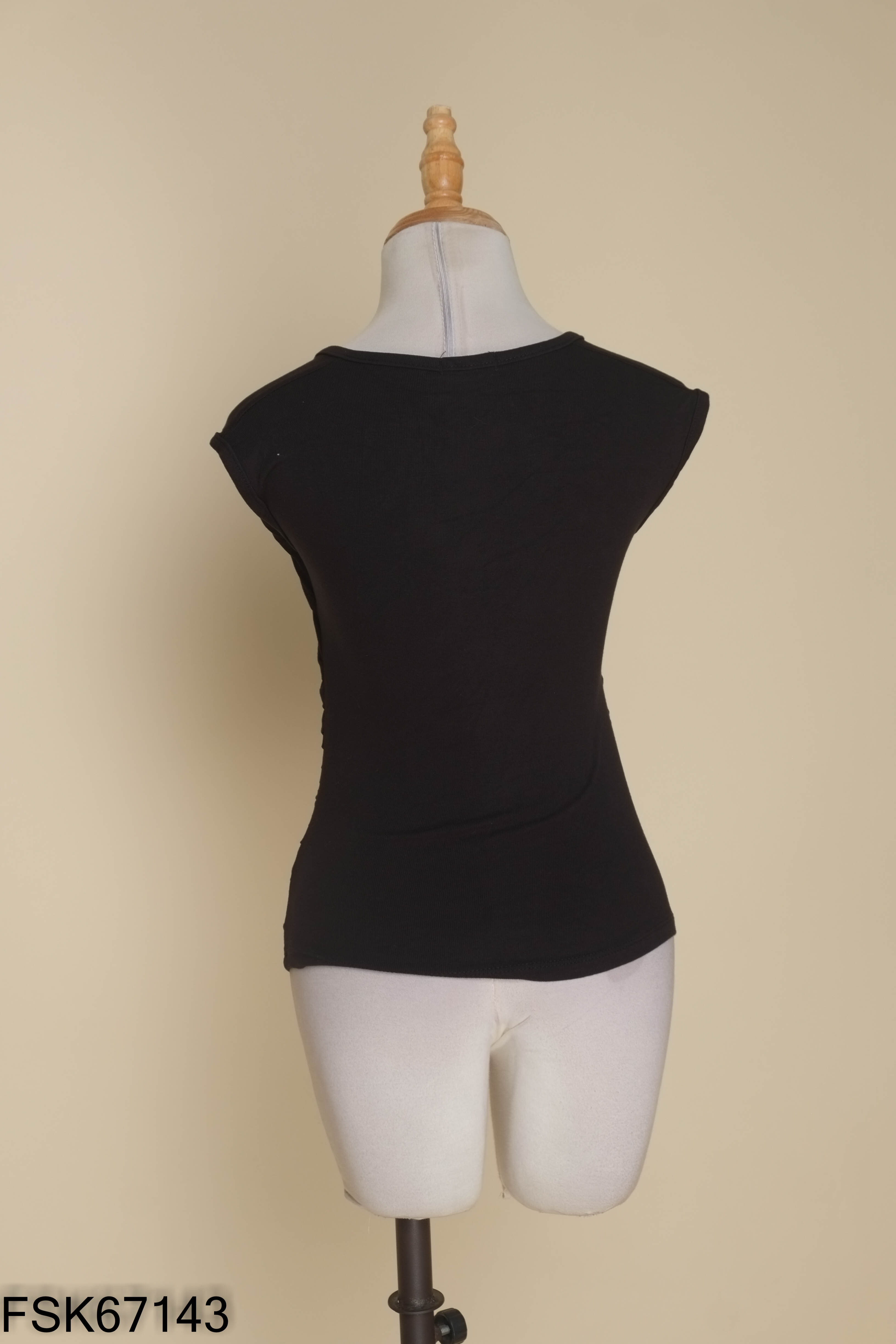 Áo croptop đen