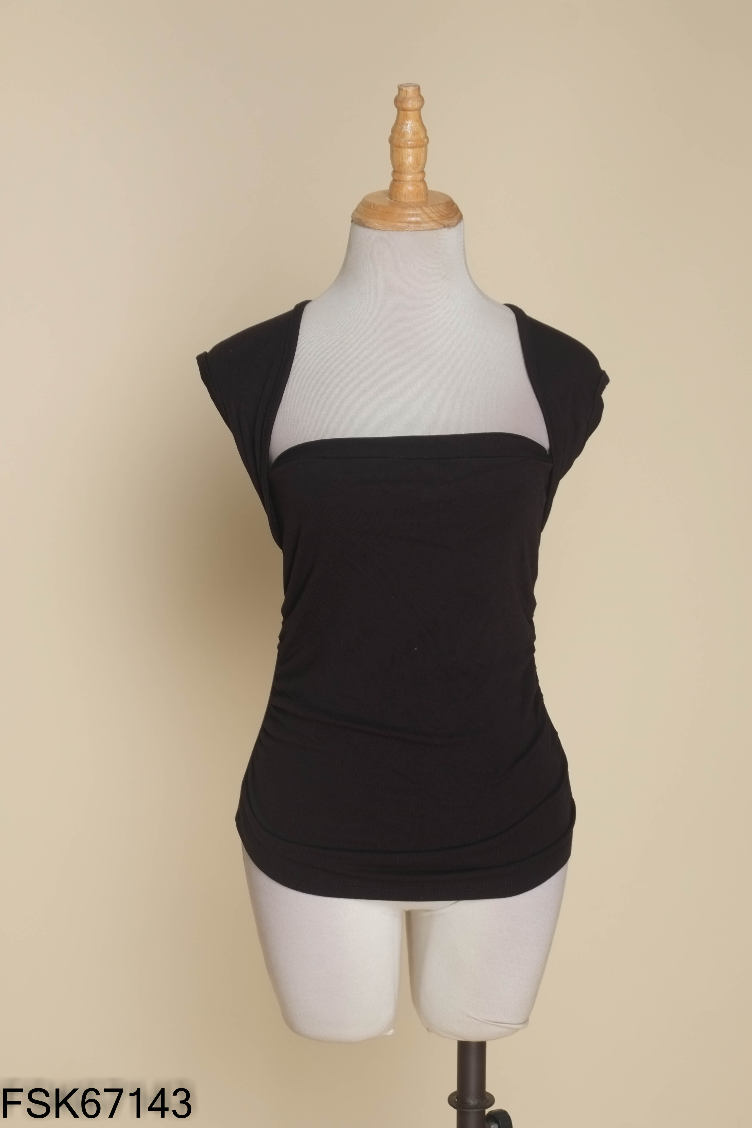 Áo croptop đen