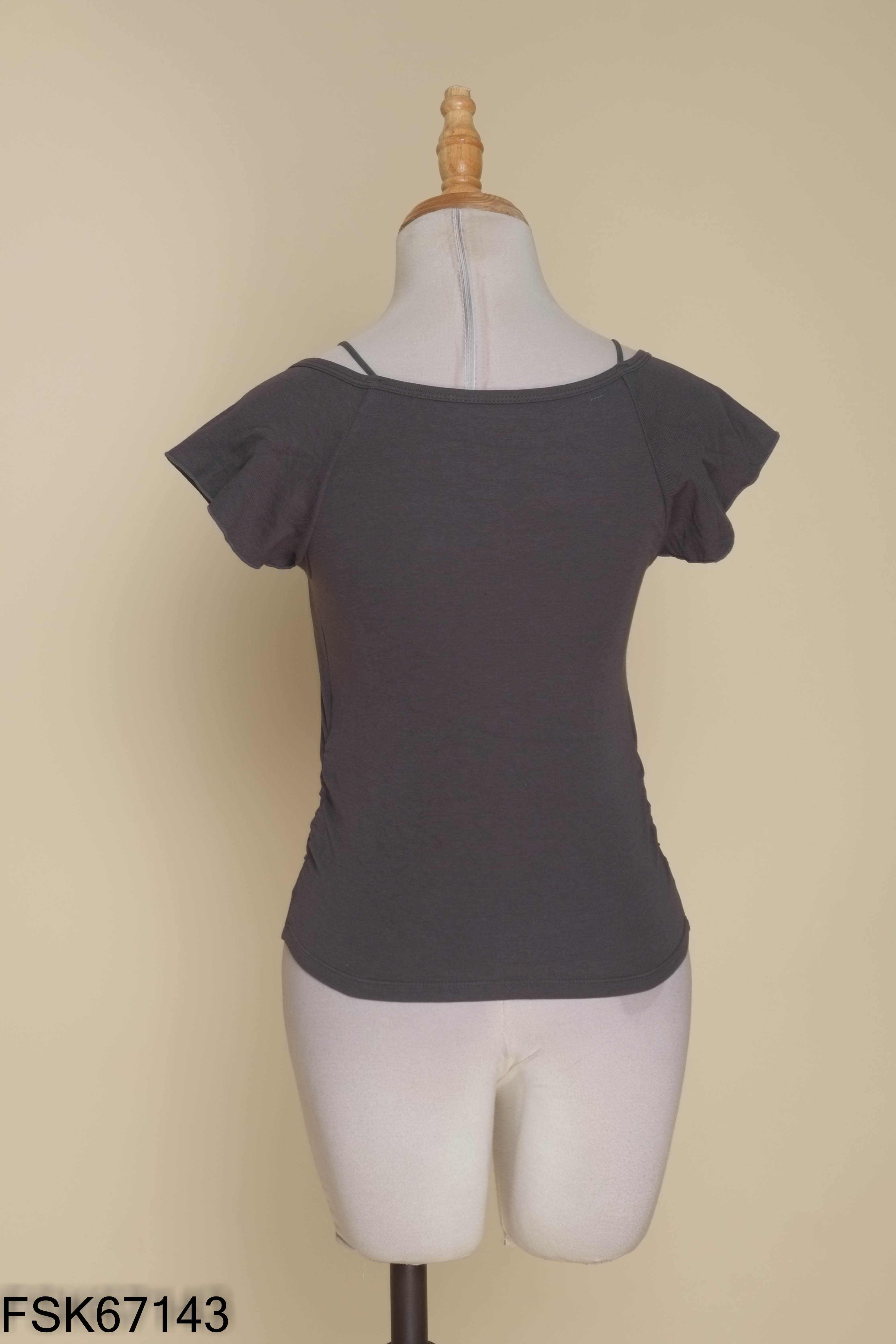 Áo croptop xám tay hến