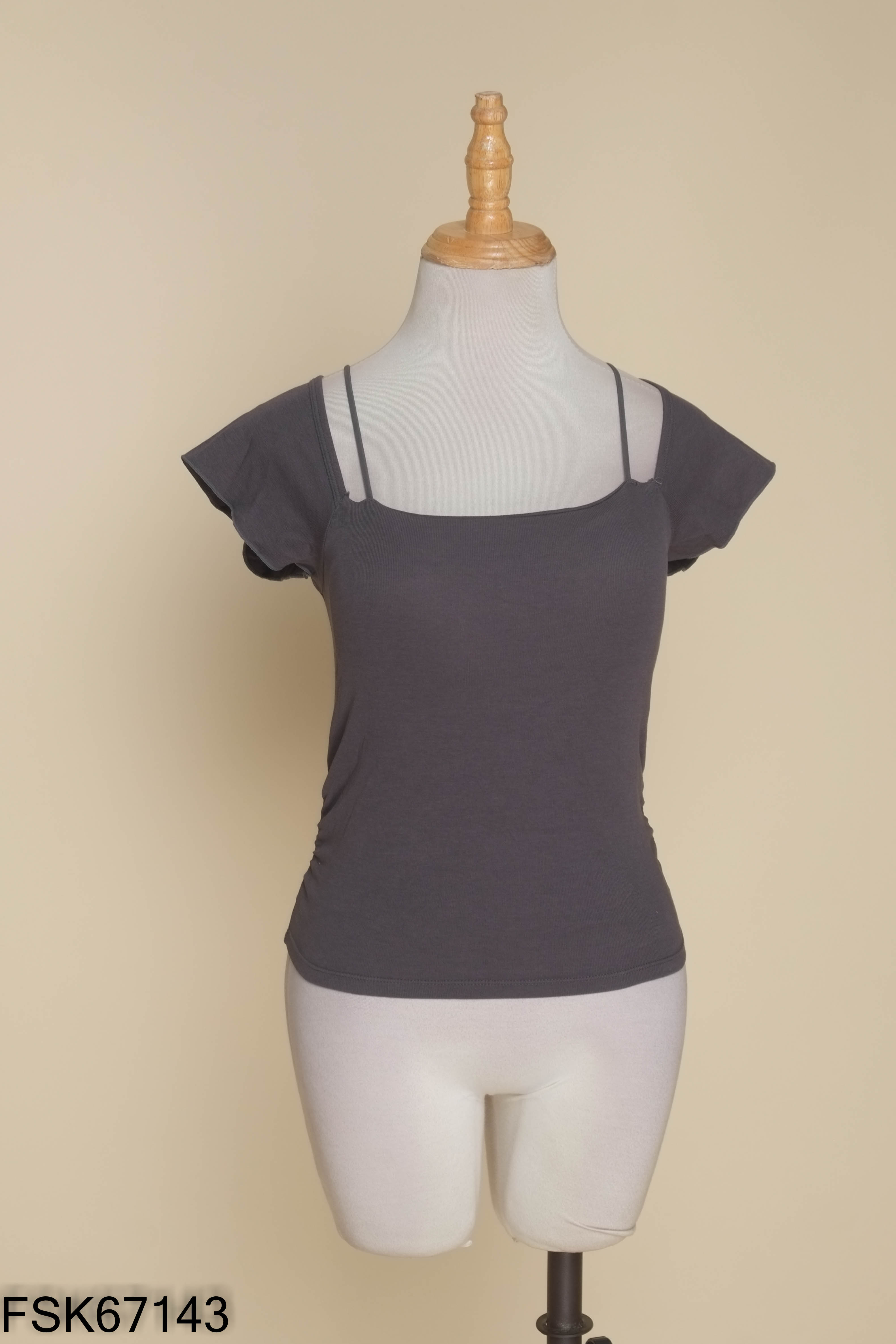 Áo croptop xám tay hến
