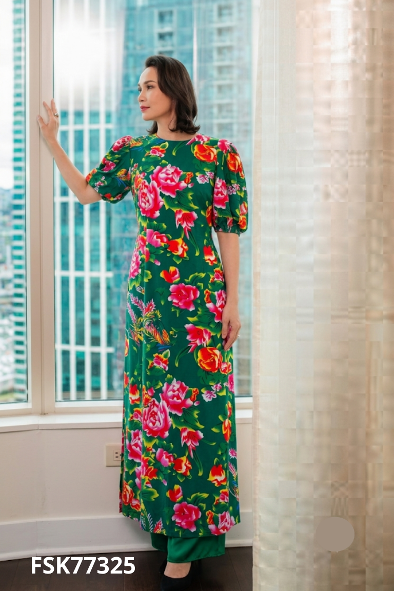 Áo dài xanh họa tiết hoa